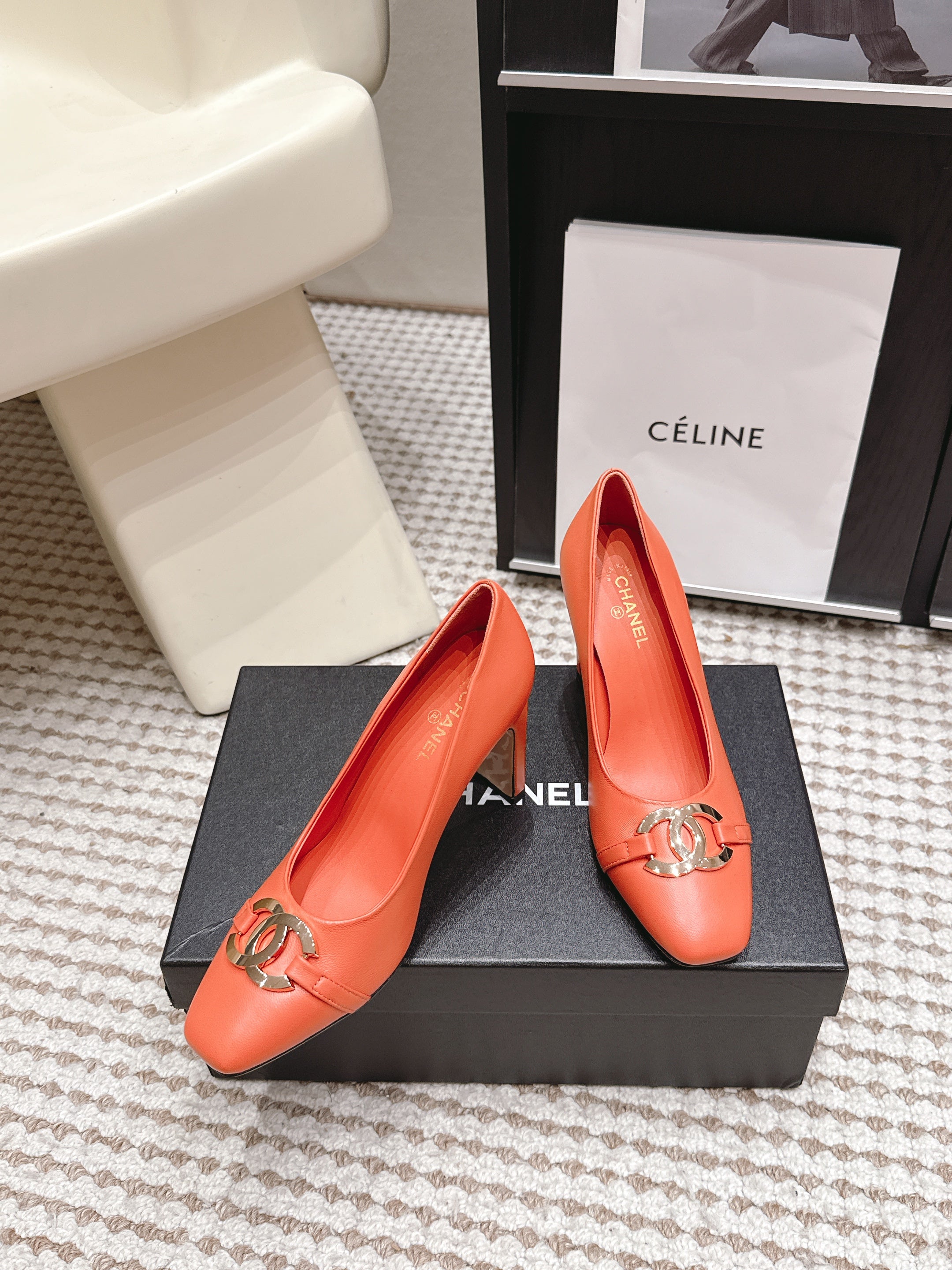 CHANEL 26S HIGH HEELS 95 MM IN ORANGE CALFSKIN WITH GOLD-TONE CC LOGO