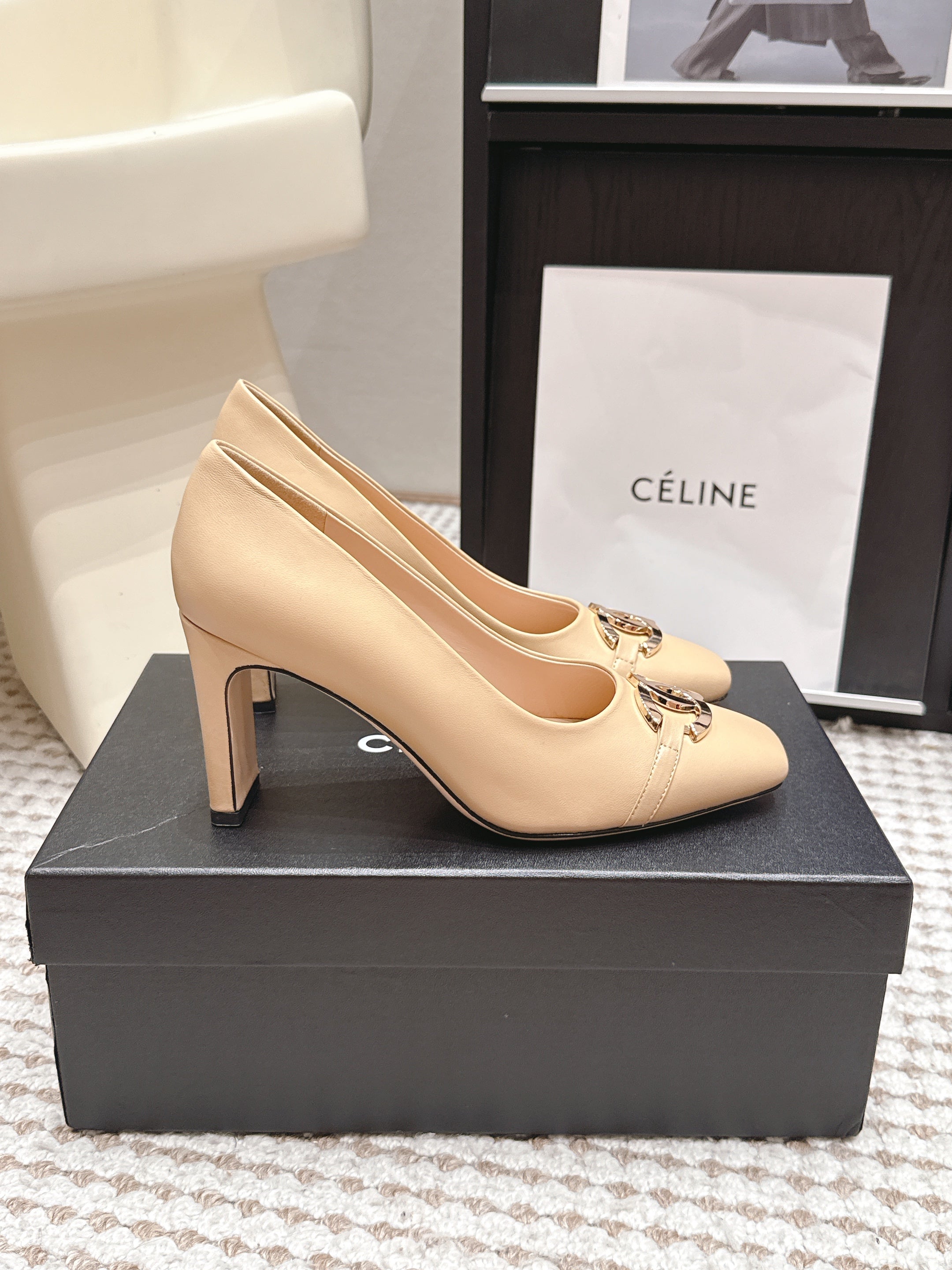 CHANEL 26S HIGH HEELS 95 MM IN BEIGE CALFSKIN WITH GOLD-TONE CC LOGO