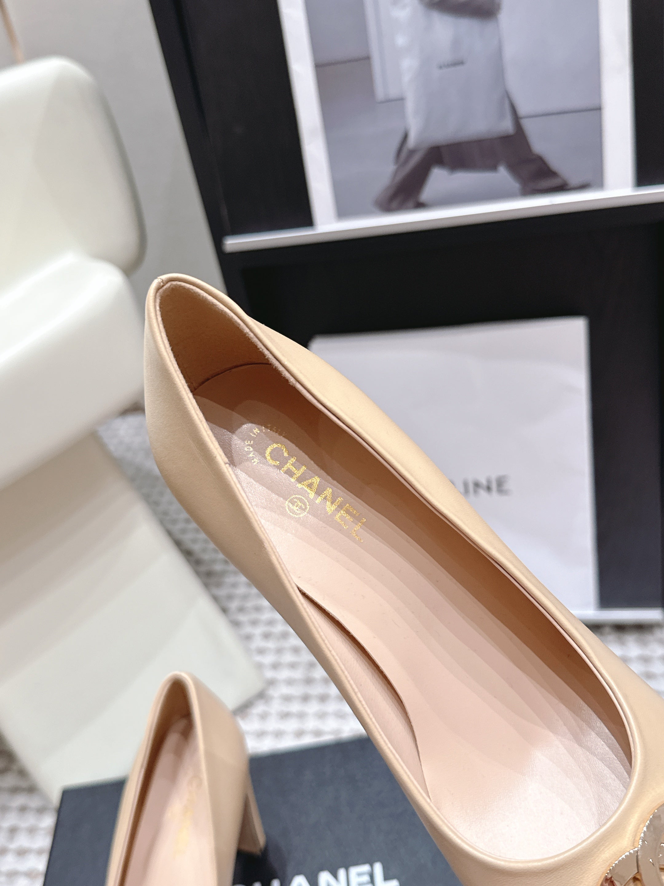 CHANEL 26S HIGH HEELS 95 MM IN BEIGE CALFSKIN WITH GOLD-TONE CC LOGO