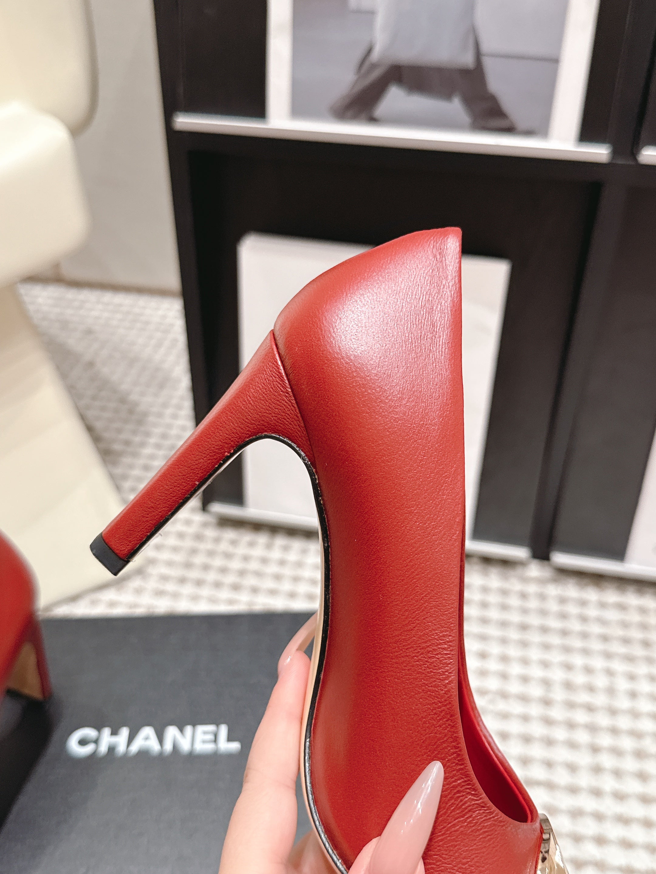 CHANEL 26S HIGH HEELS 95 MM IN RED CALFSKIN WITH GOLD-TONE CC LOGO