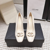 CHANEL 26S HIGH HEELS 95 MM IN WHITE CALFSKIN WITH GOLD-TONE CC LOGO