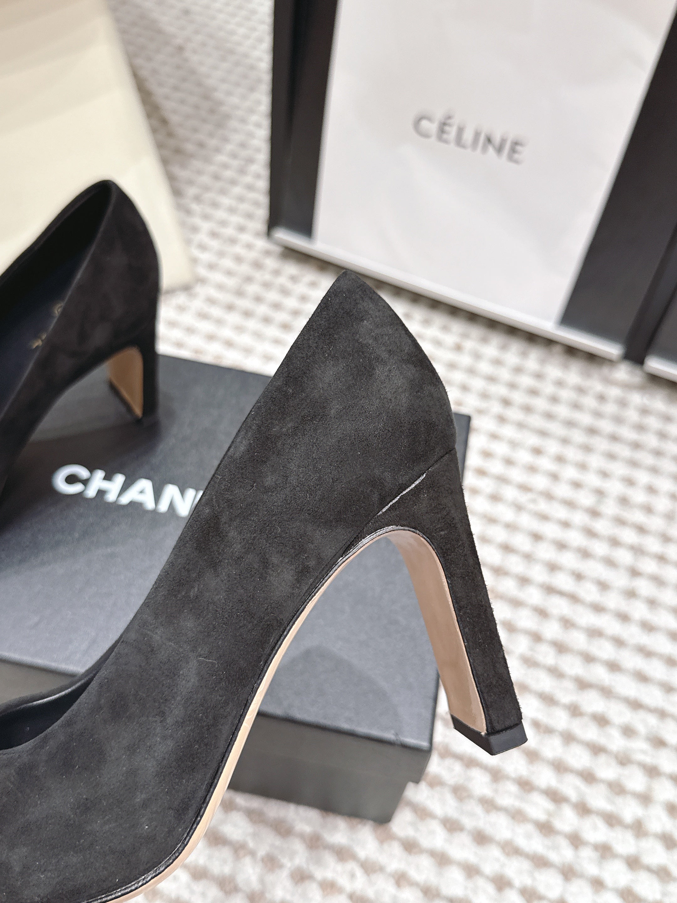 CHANEL 26S HIGH HEELS 95 MM IN BLACK SUEDE WITH GOLD-TONE CC LOGO