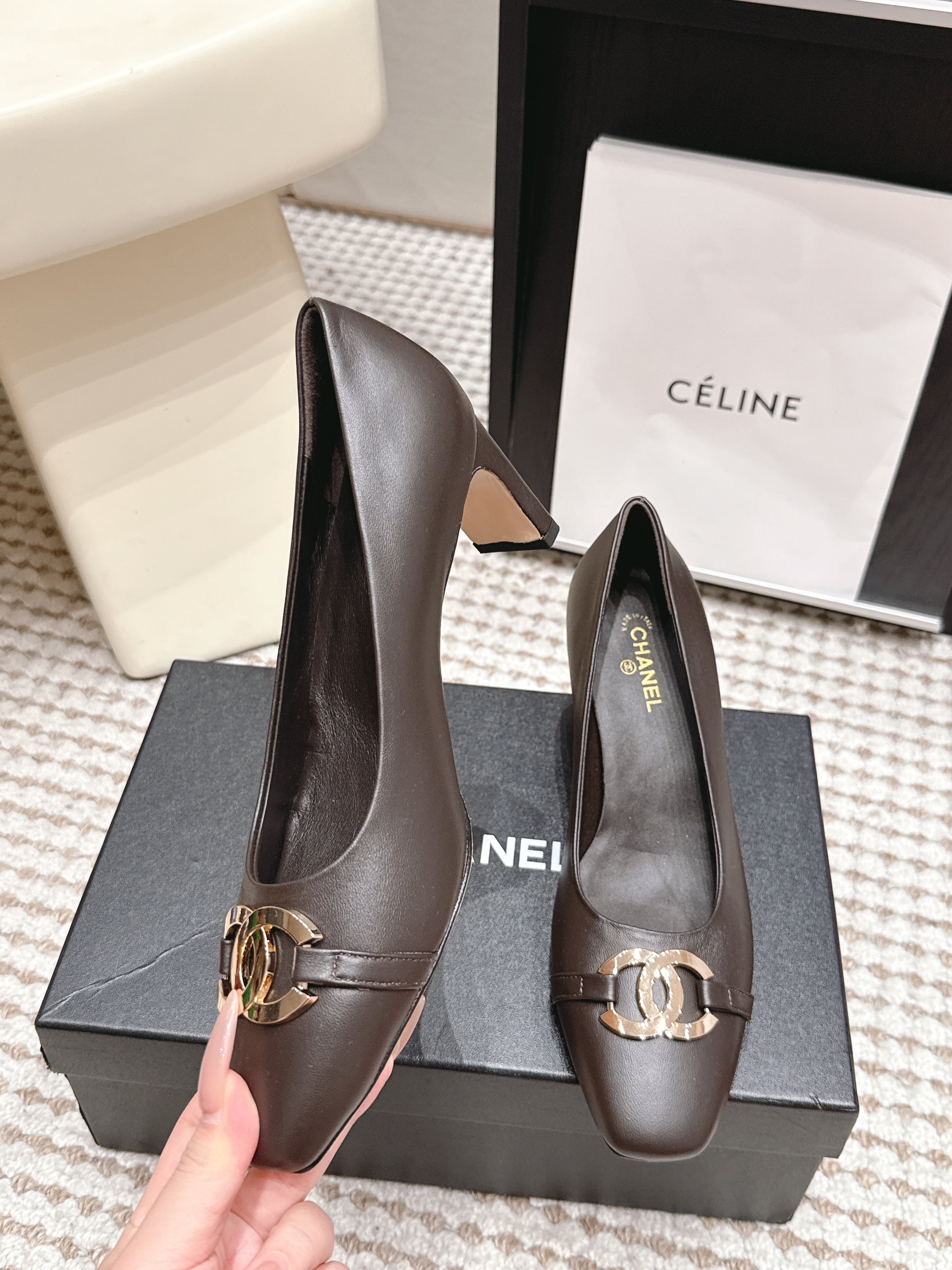 CHANEL 26S HIGH HEELS 75 MM IN DARK BROWN CALFSKIN WITH GOLD-TONE CC LOGO