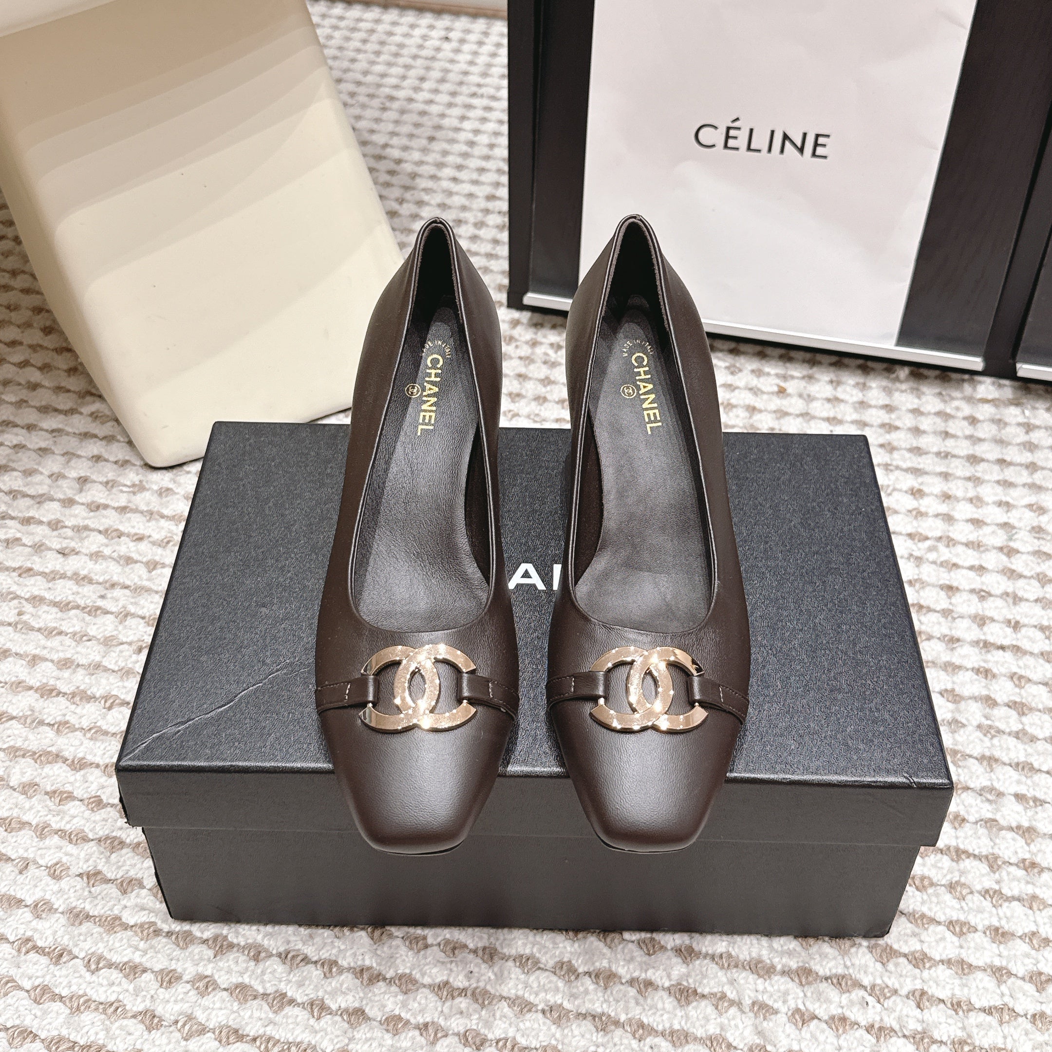 CHANEL 26S HIGH HEELS 75 MM IN DARK BROWN CALFSKIN WITH GOLD-TONE CC LOGO