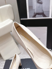 CHANEL 26S HIGH HEELS 75 MM IN WHITE CALFSKIN WITH GOLD-TONE CC LOGO