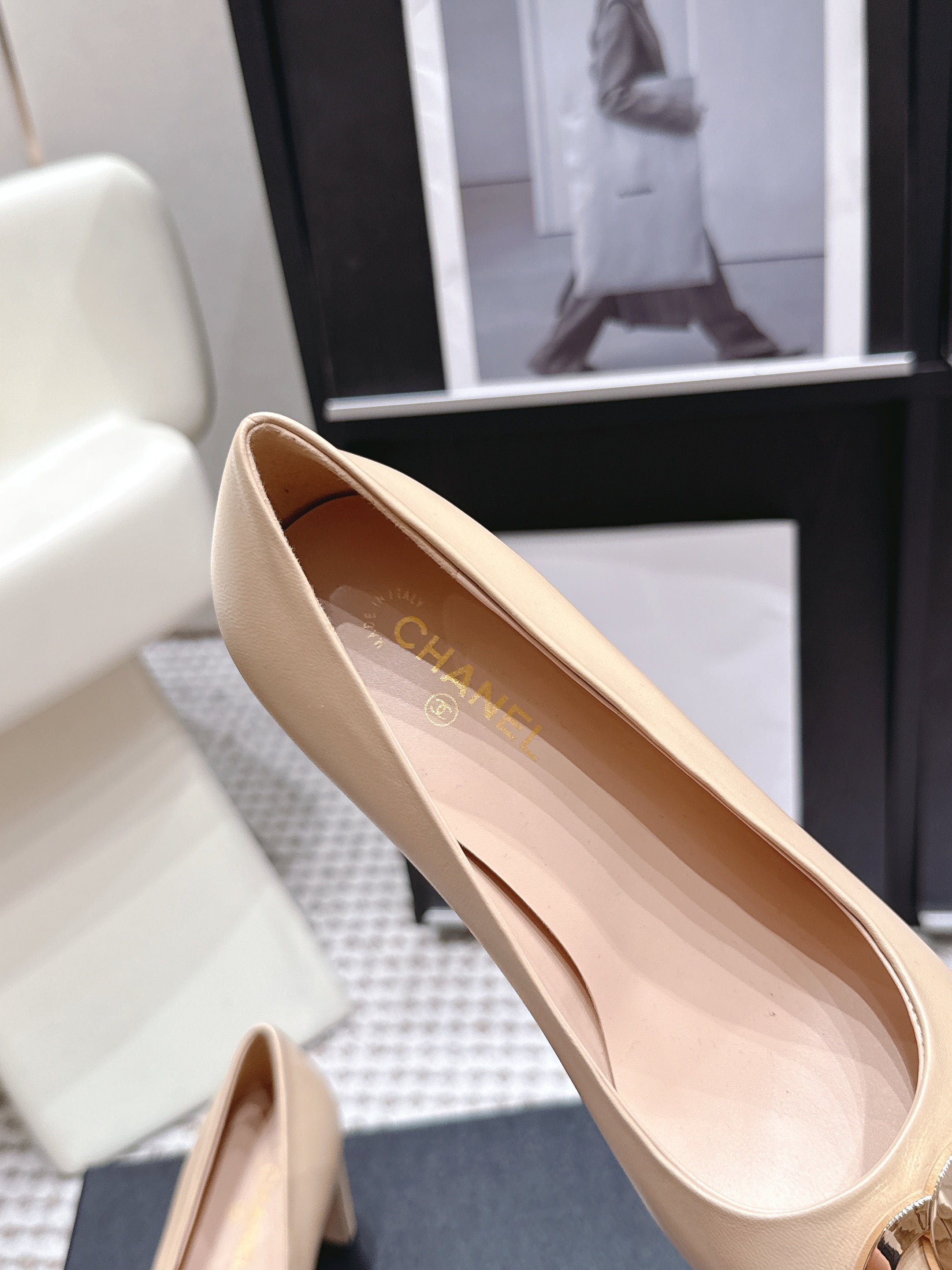 CHANEL 26S HIGH HEELS 75 MM IN BEIGE CALFSKIN WITH GOLD-TONE CC LOGO
