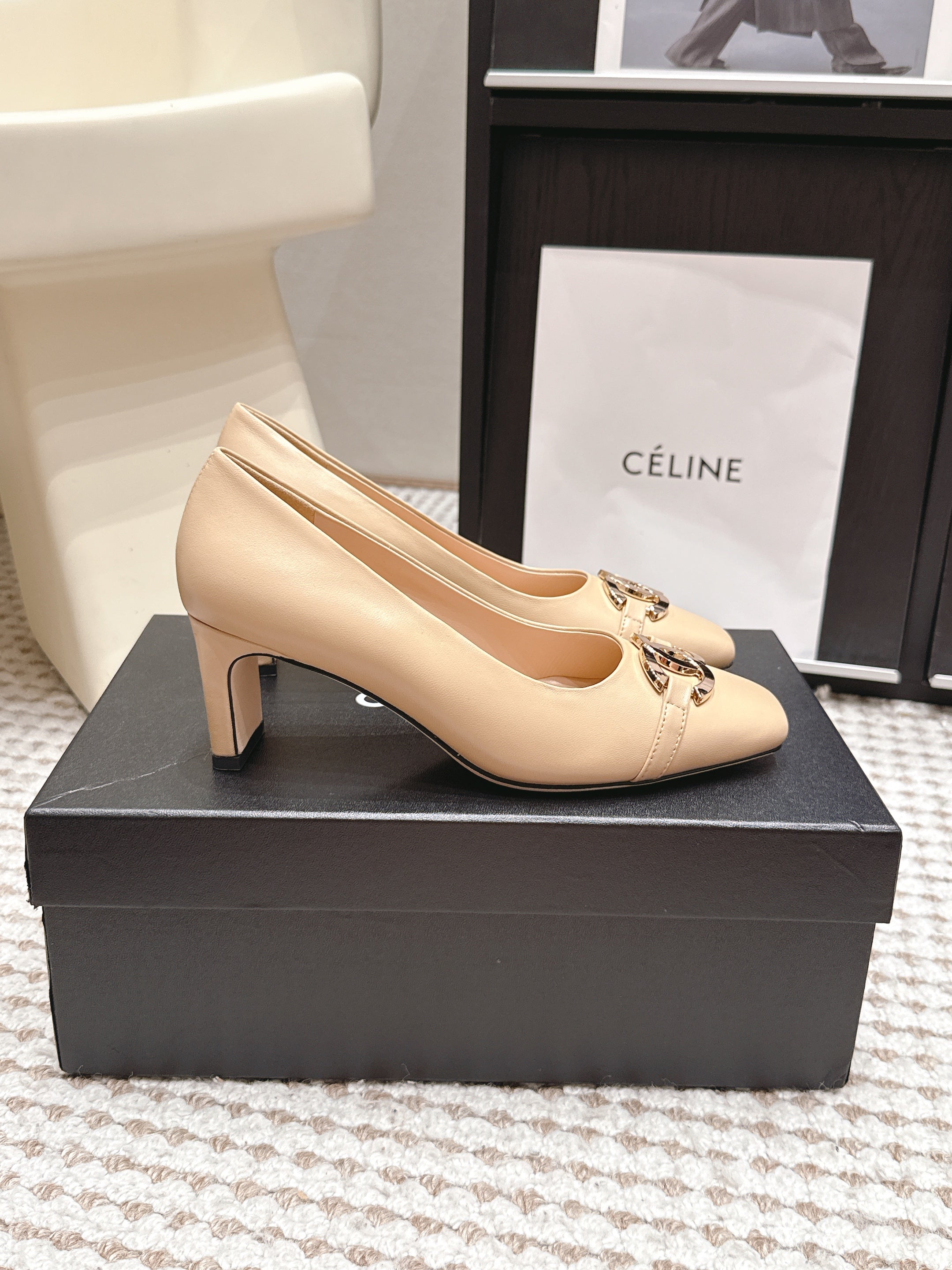 CHANEL 26S HIGH HEELS 75 MM IN BEIGE CALFSKIN WITH GOLD-TONE CC LOGO