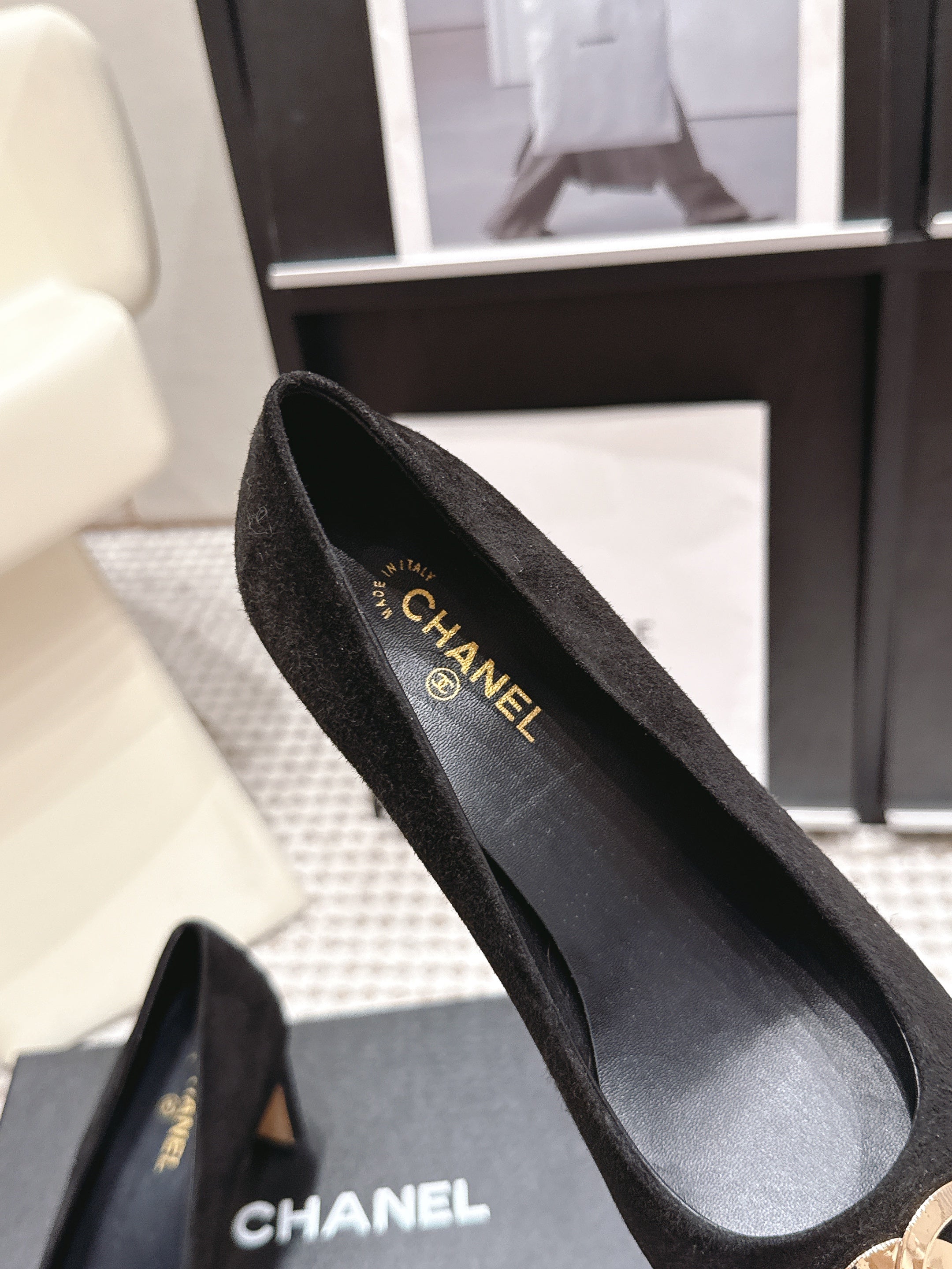 CHANEL 26S HIGH HEELS 75 MM IN BLACK SUEDE WITH GOLD-TONE CC LOGO