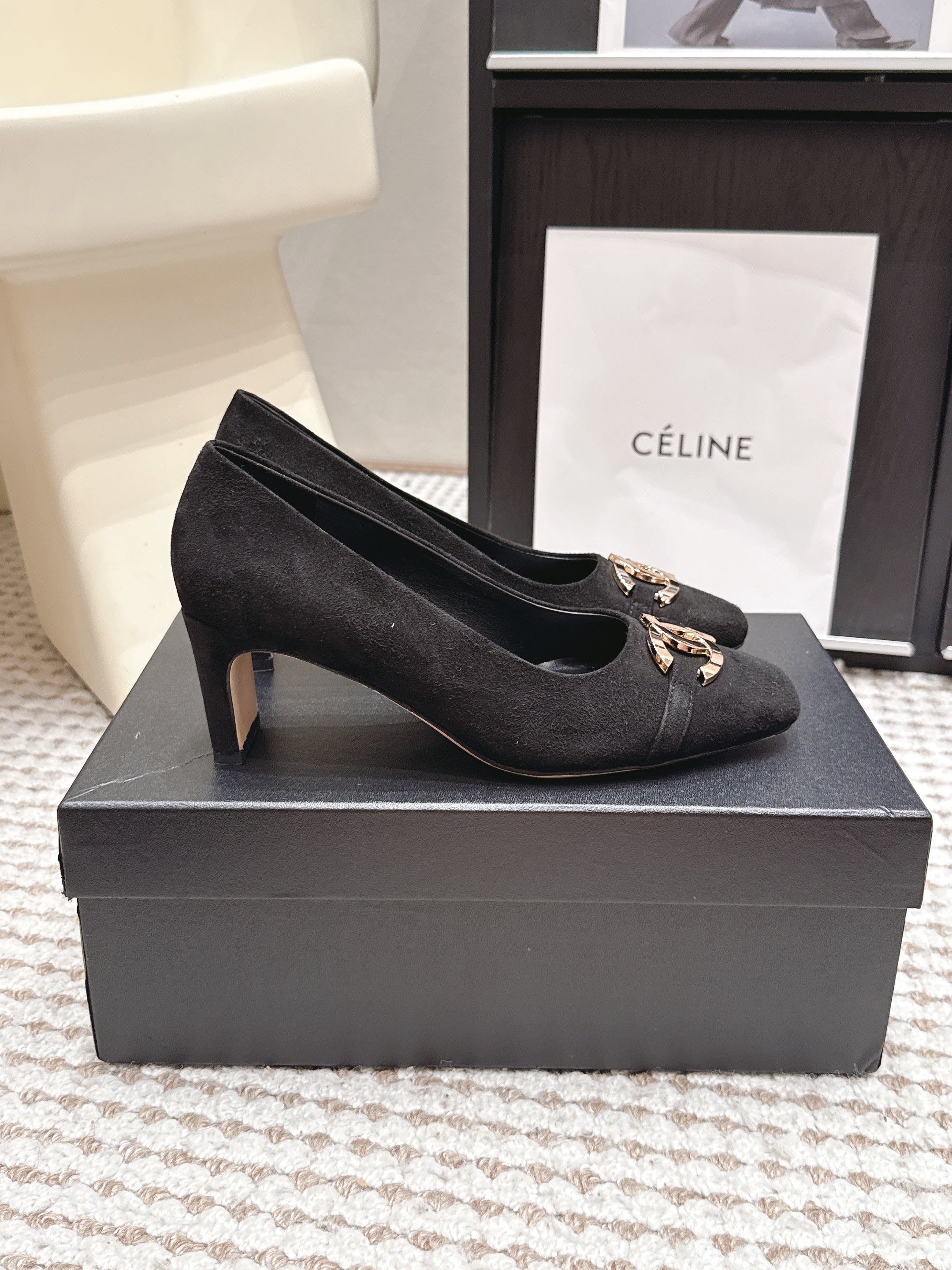 CHANEL 26S HIGH HEELS 75 MM IN BLACK SUEDE WITH GOLD-TONE CC LOGO