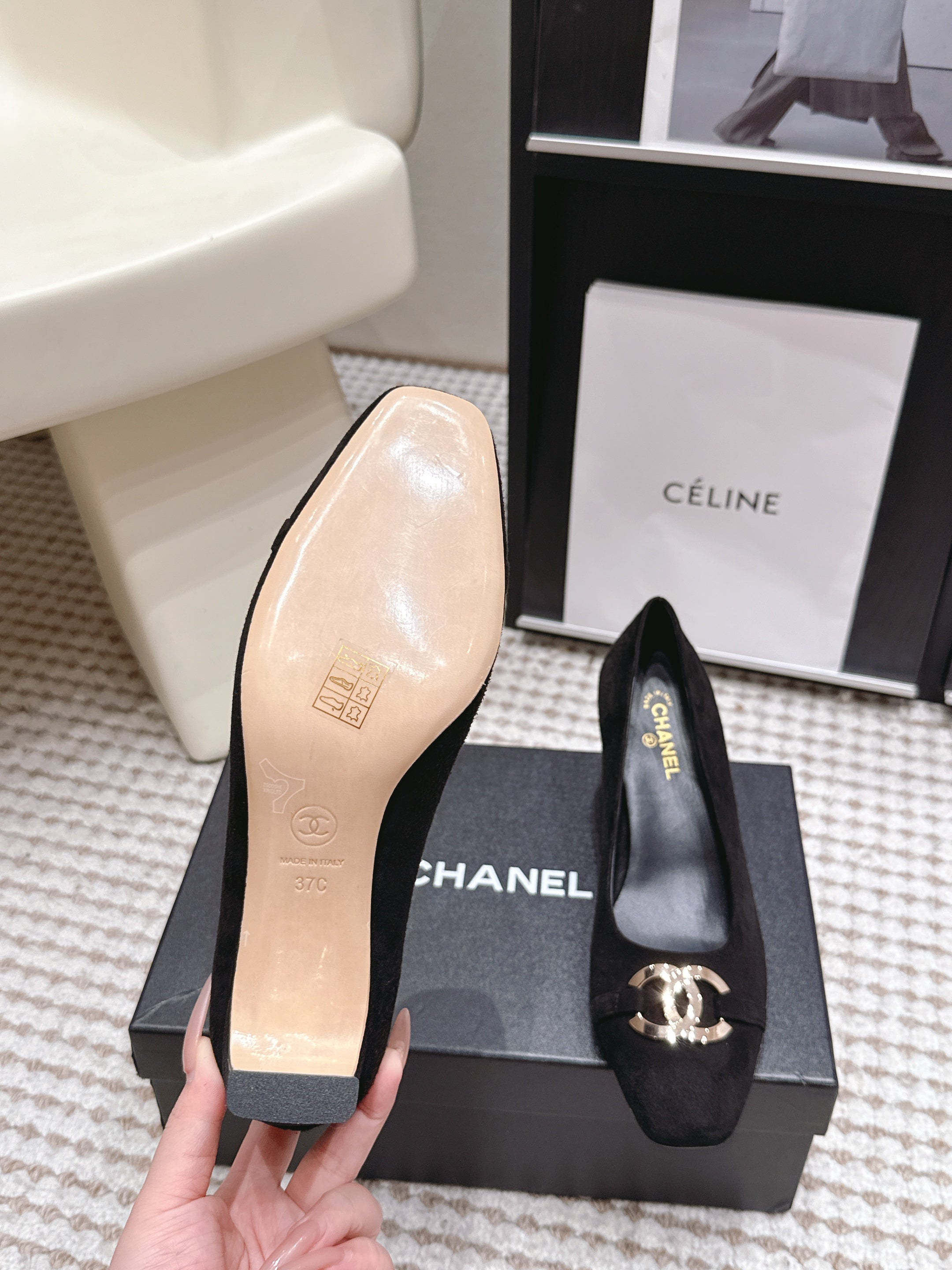 CHANEL 26S HIGH HEELS 75 MM IN BLACK SUEDE WITH GOLD-TONE CC LOGO