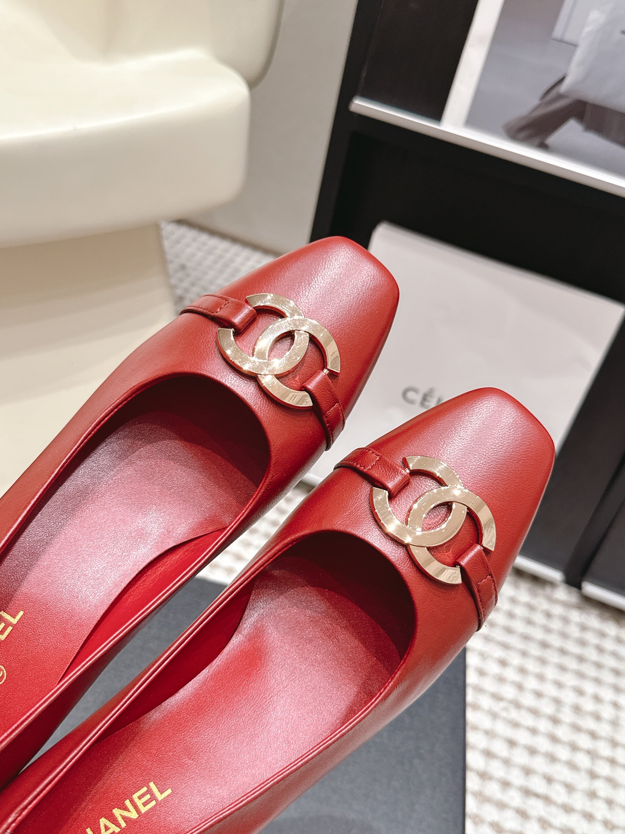 CHANEL 26S HIGH HEELS 75 MM IN RED CALFSKIN WITH GOLD-TONE CC LOGO