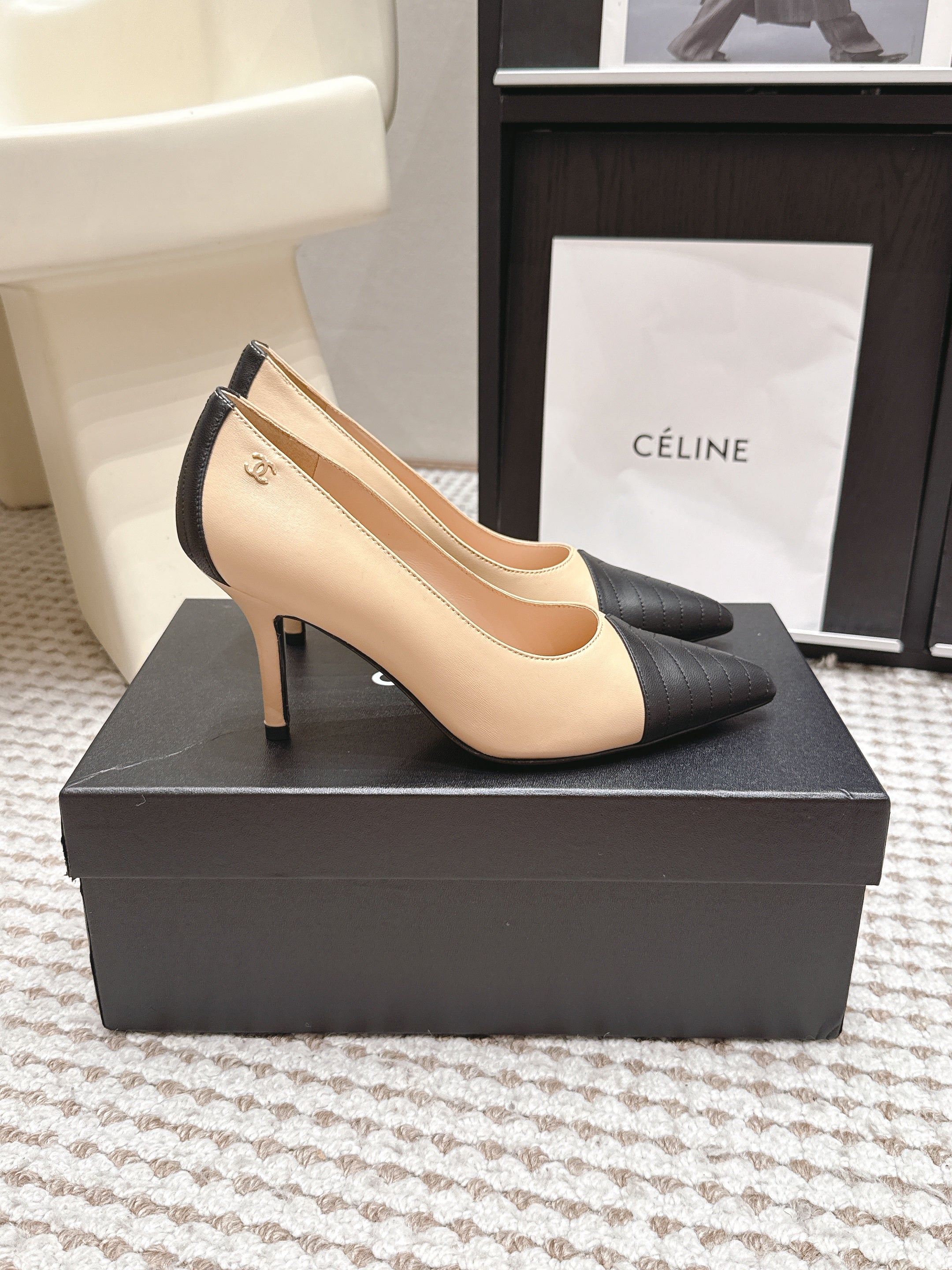 CHANEL 26S HIGH HEELS IN BEIGE LAMBSKIN WITH BLACK CHEVRON-QUILTED TOE