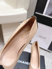 CHANEL 26S HIGH HEELS IN BEIGE LAMBSKIN WITH BLACK CHEVRON-QUILTED TOE