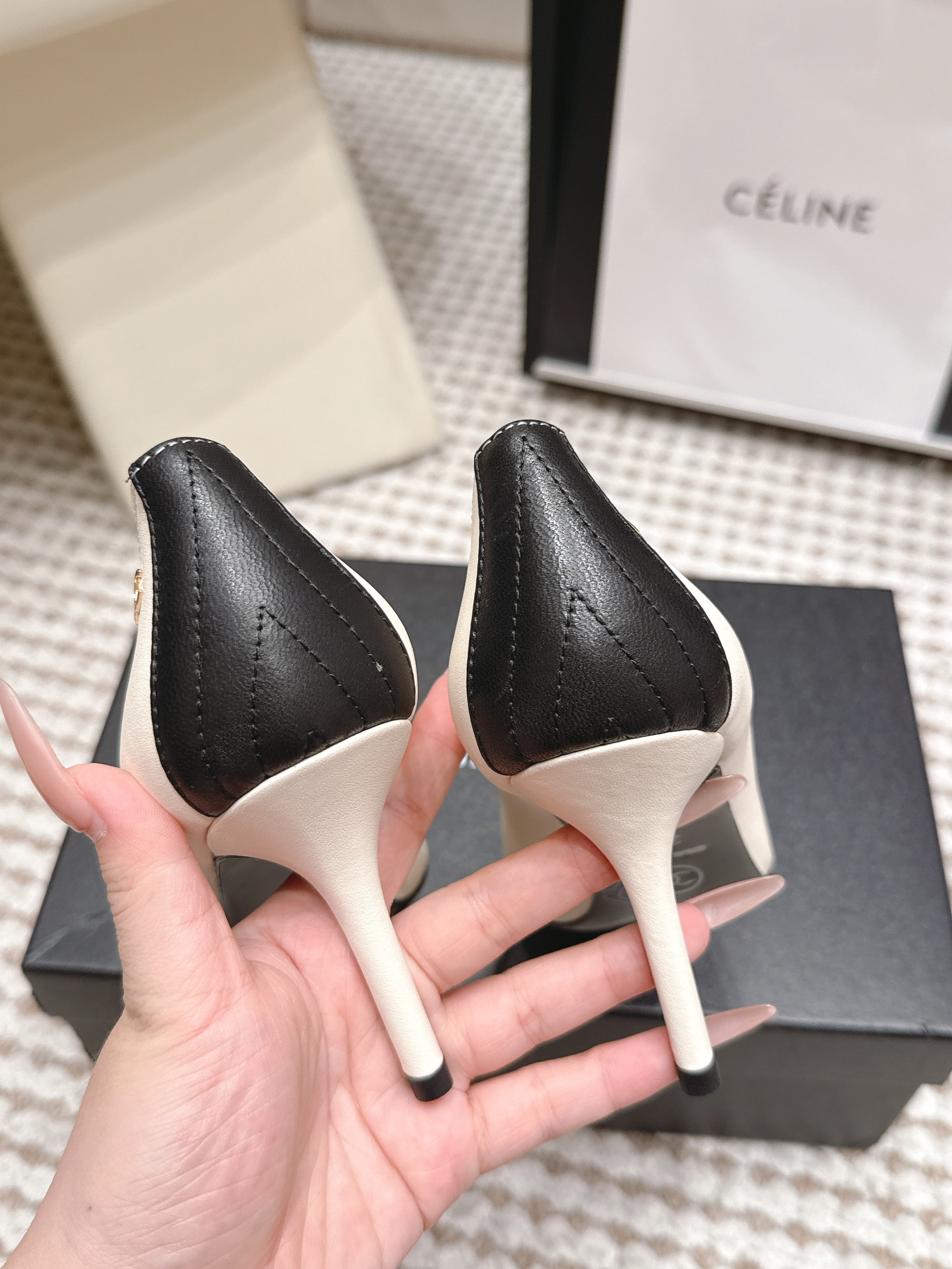 CHANEL 26S HIGH HEELS IN WHITE LAMBSKIN WITH BLACK CHEVRON-QUILTED TOE