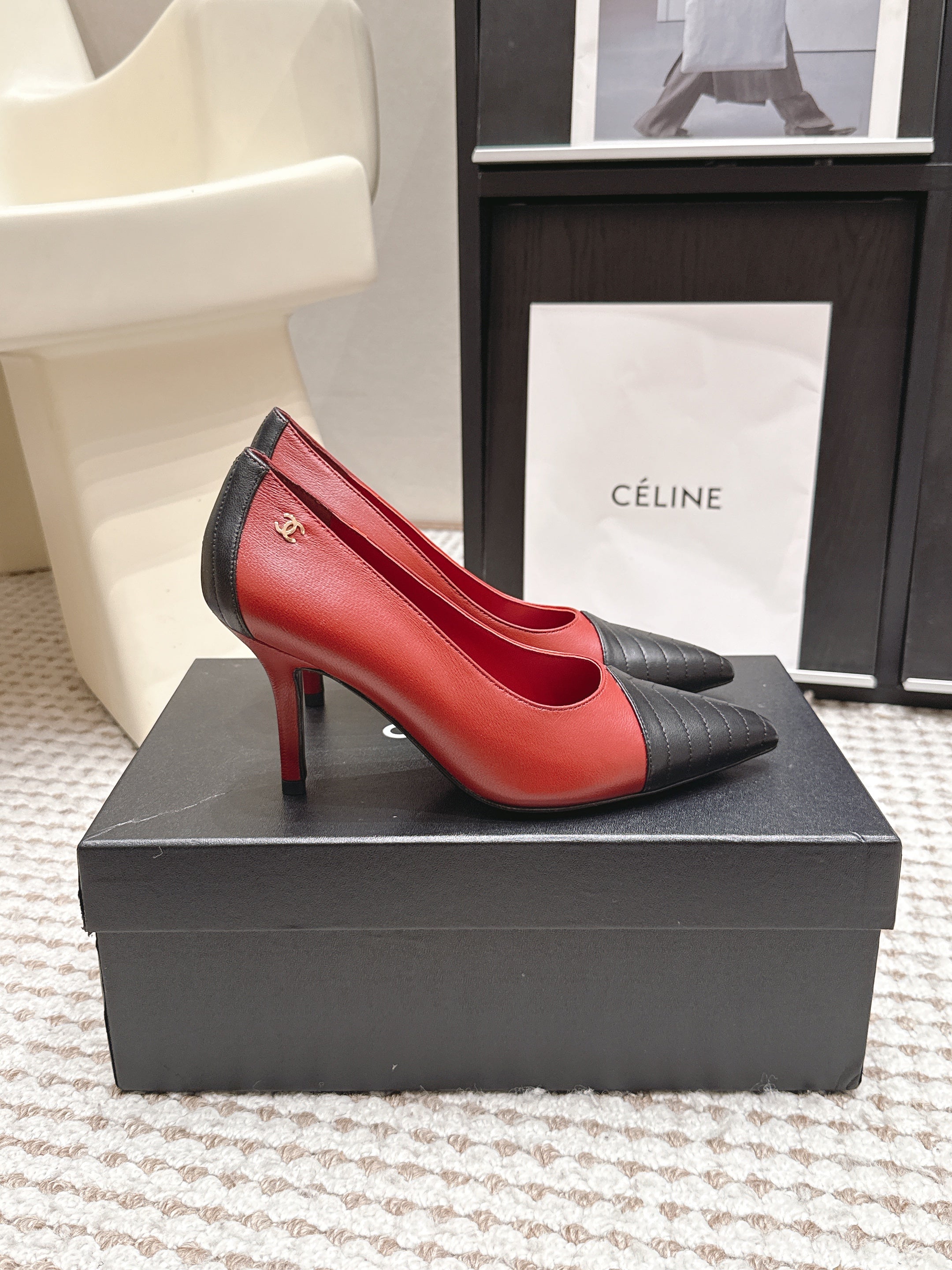 CHANEL 26S HIGH HEELS IN RED LAMBSKIN WITH BLACK CHEVRON-QUILTED TOE