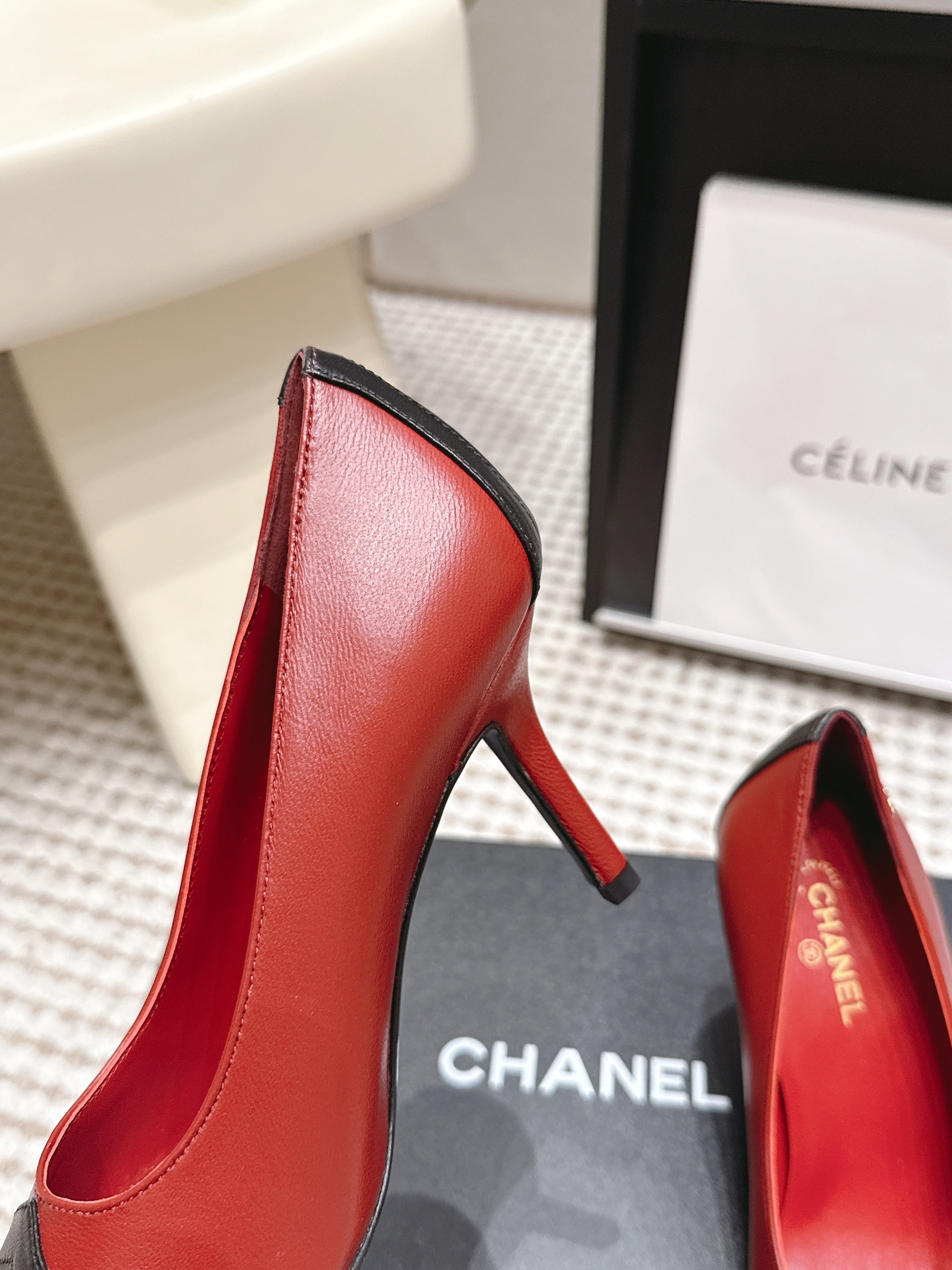 CHANEL 26S HIGH HEELS IN RED LAMBSKIN WITH BLACK CHEVRON-QUILTED TOE