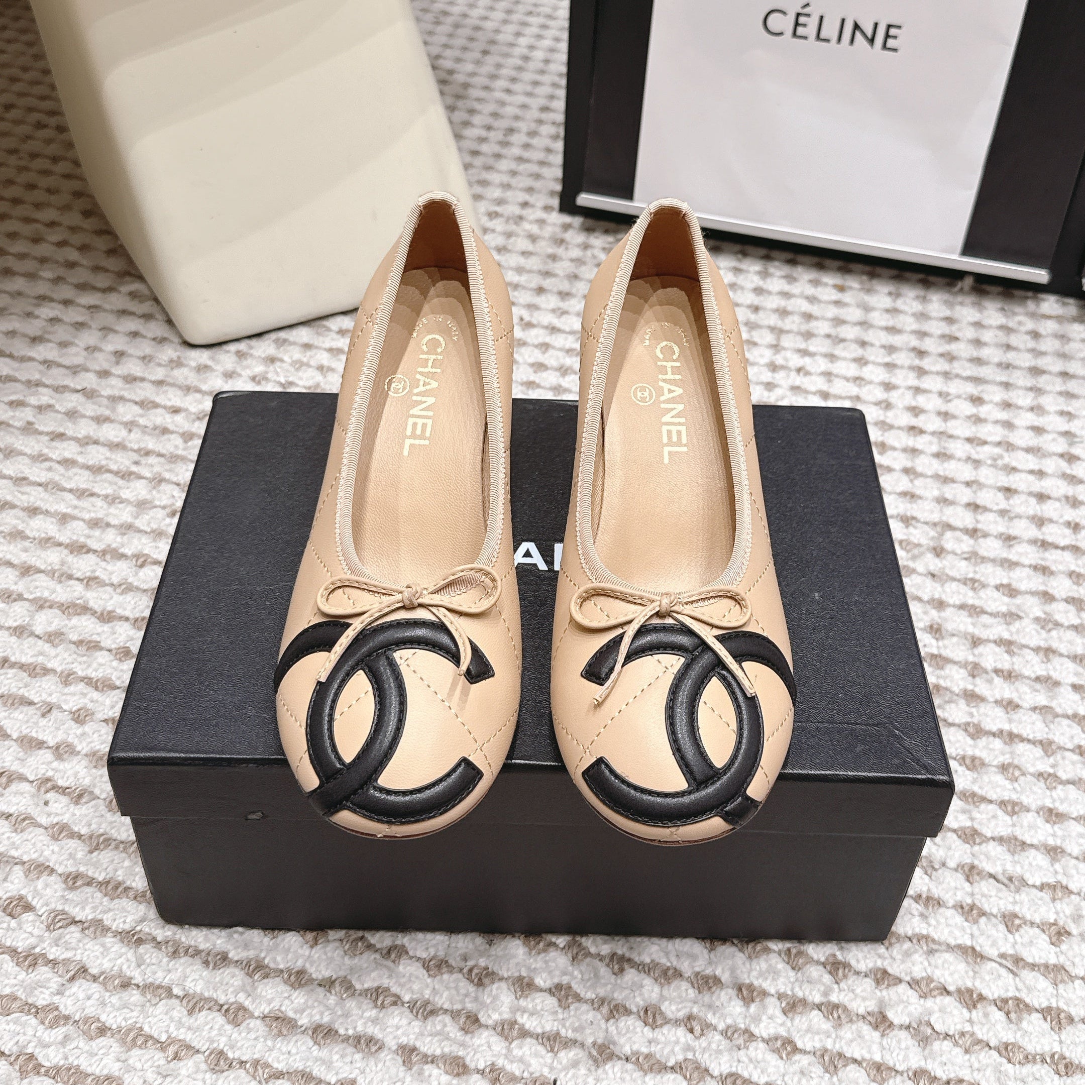 CHANEL 26S PEARL HIGH HEELS 55 MM IN BEIGE CALFSKIN WITH BLACK CC LOGO