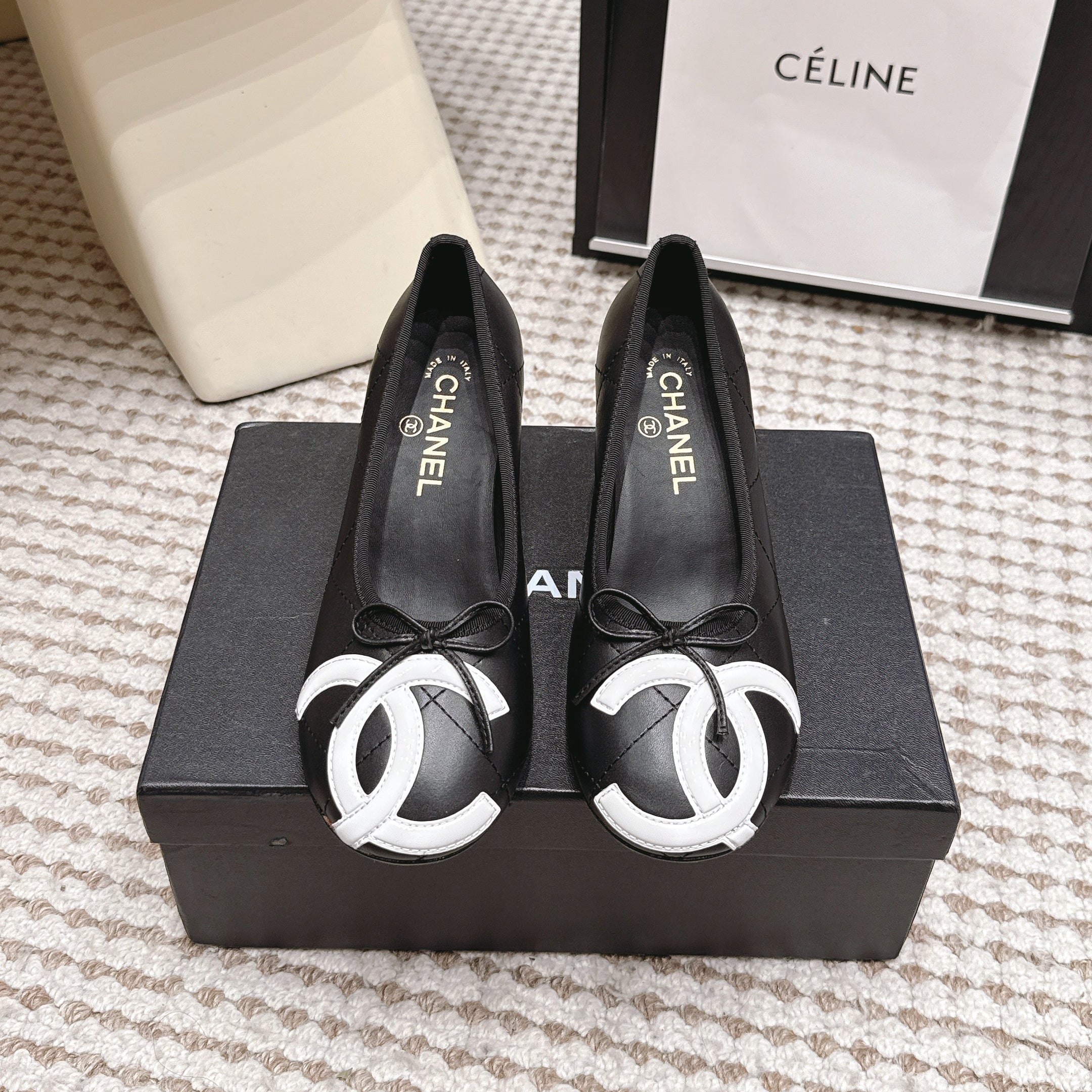 CHANEL 26S PEARL HIGH HEELS 55 MM IN BLACK CALFSKIN WITH WHITE CC LOGO