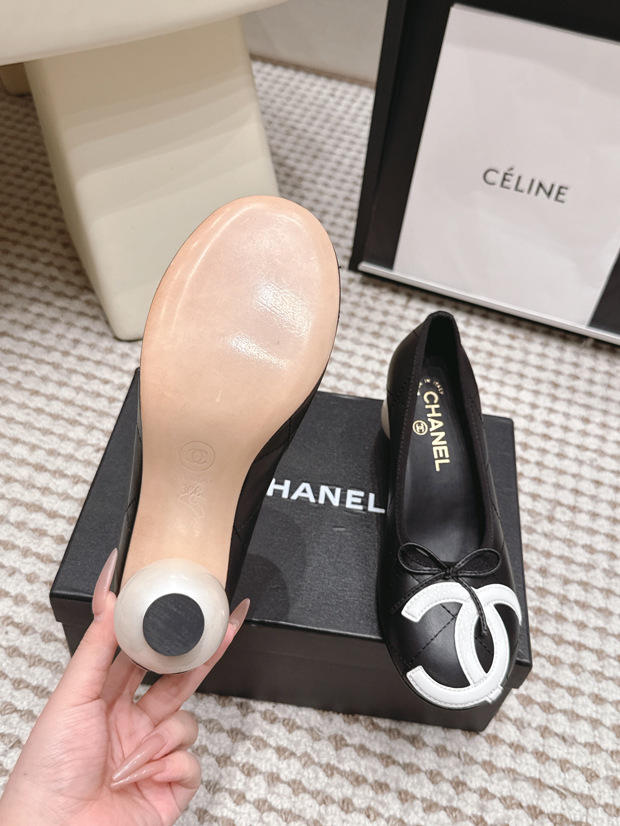CHANEL 26S PEARL HIGH HEELS 55 MM IN BLACK CALFSKIN WITH WHITE CC LOGO