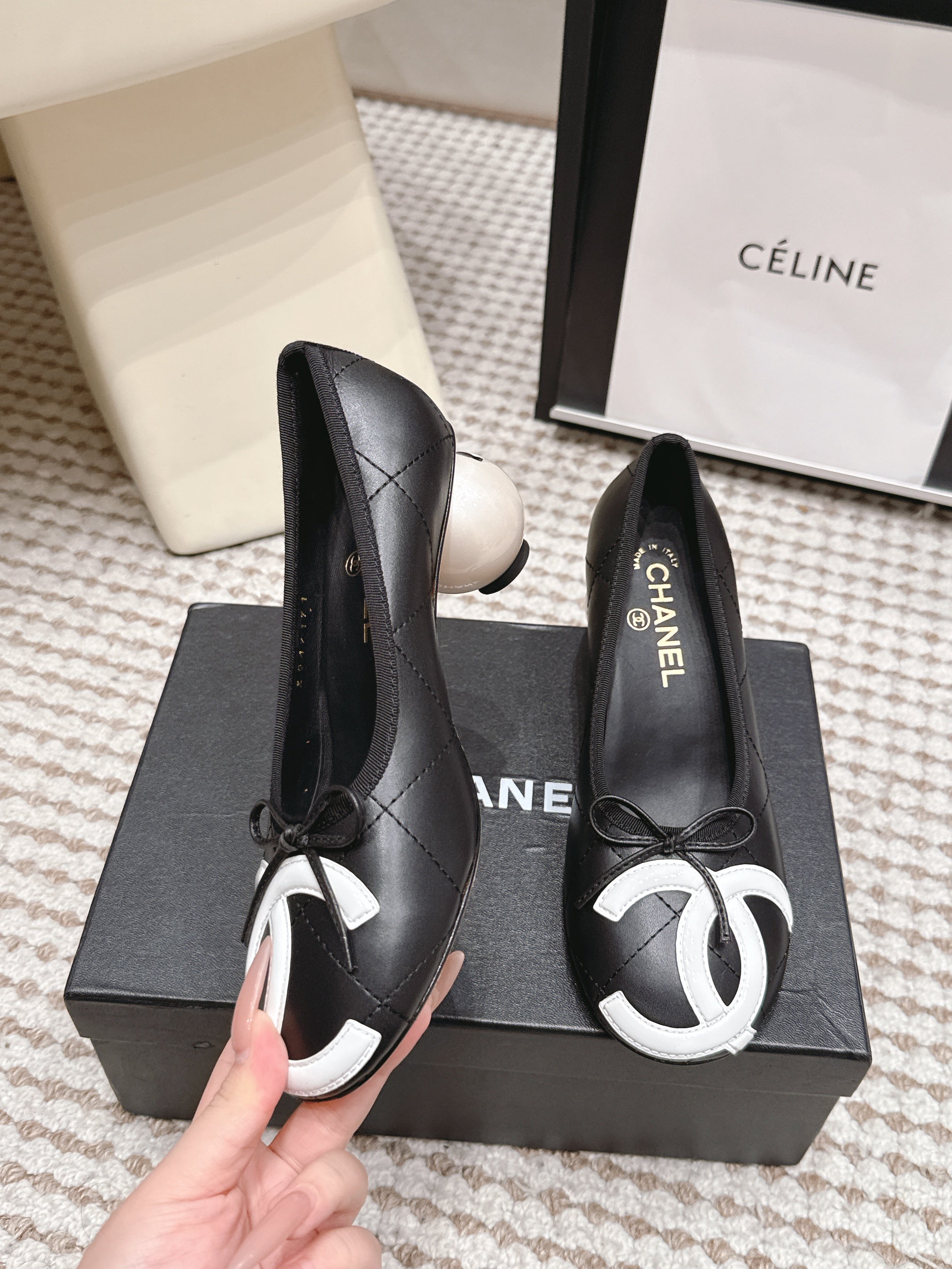 CHANEL 26S PEARL HIGH HEELS 55 MM IN BLACK CALFSKIN WITH WHITE CC LOGO