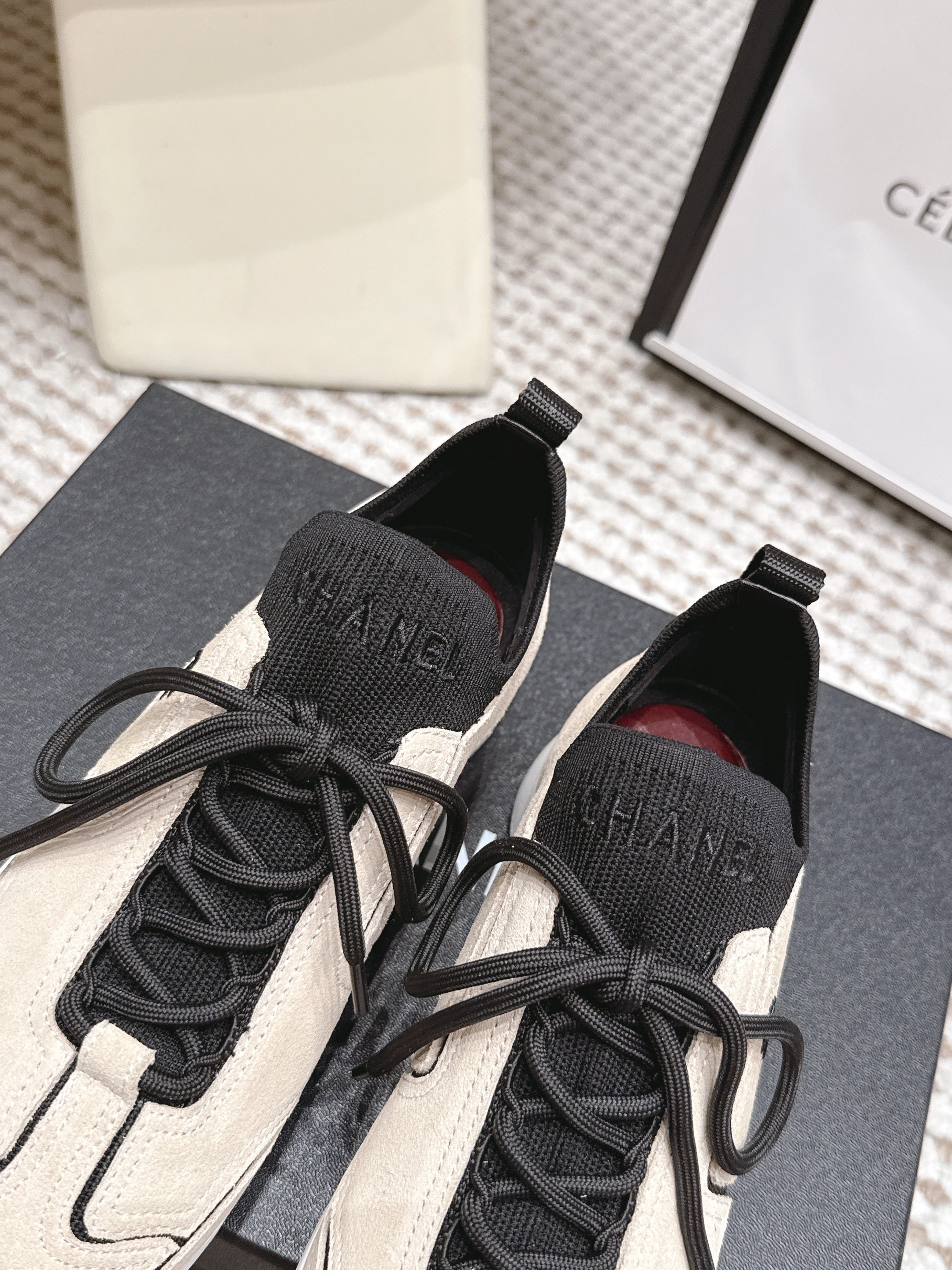 CHANEL 26S PLATFORM SNEAKERS 30 MM IN BEIGE SUEDE WITH BLACK FABRIC