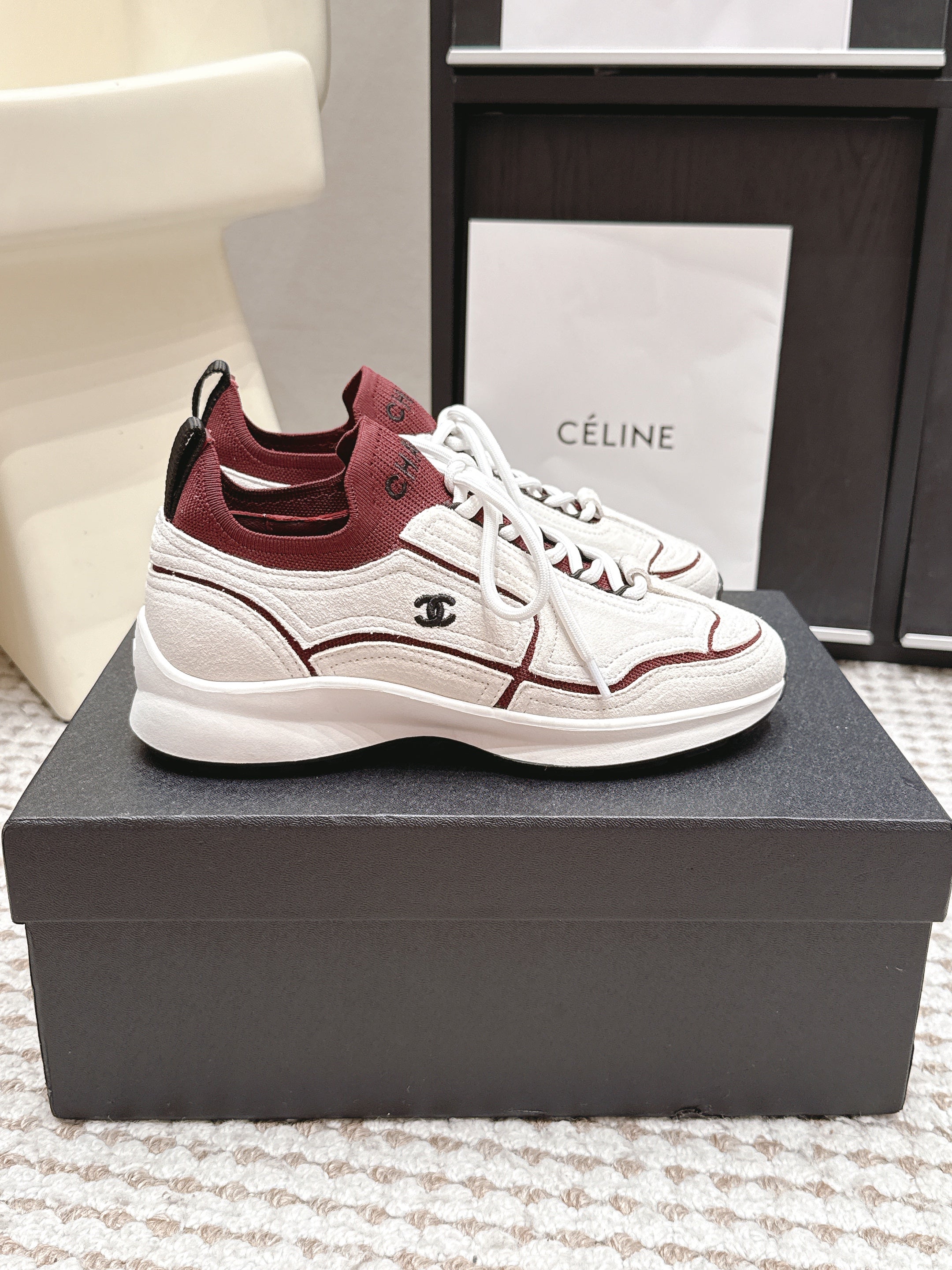 CHANEL 26S PLATFORM SNEAKERS 30 MM IN WHITE SUEDE WITH BURGUNDY FABRIC