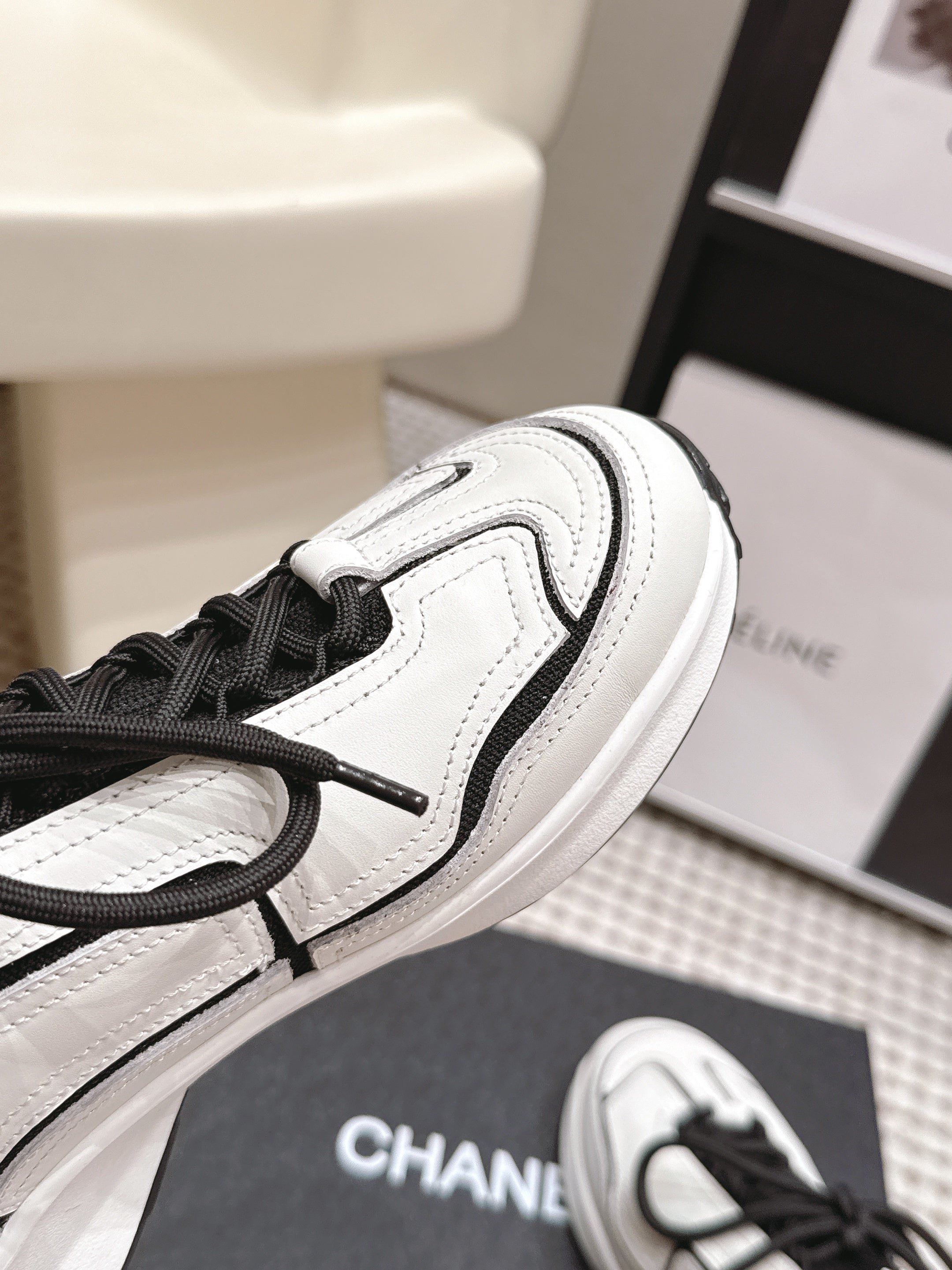 CHANEL 26S PLATFORM SNEAKERS 30 MM IN WHITE CALFSKIN WITH BLACK FABRIC