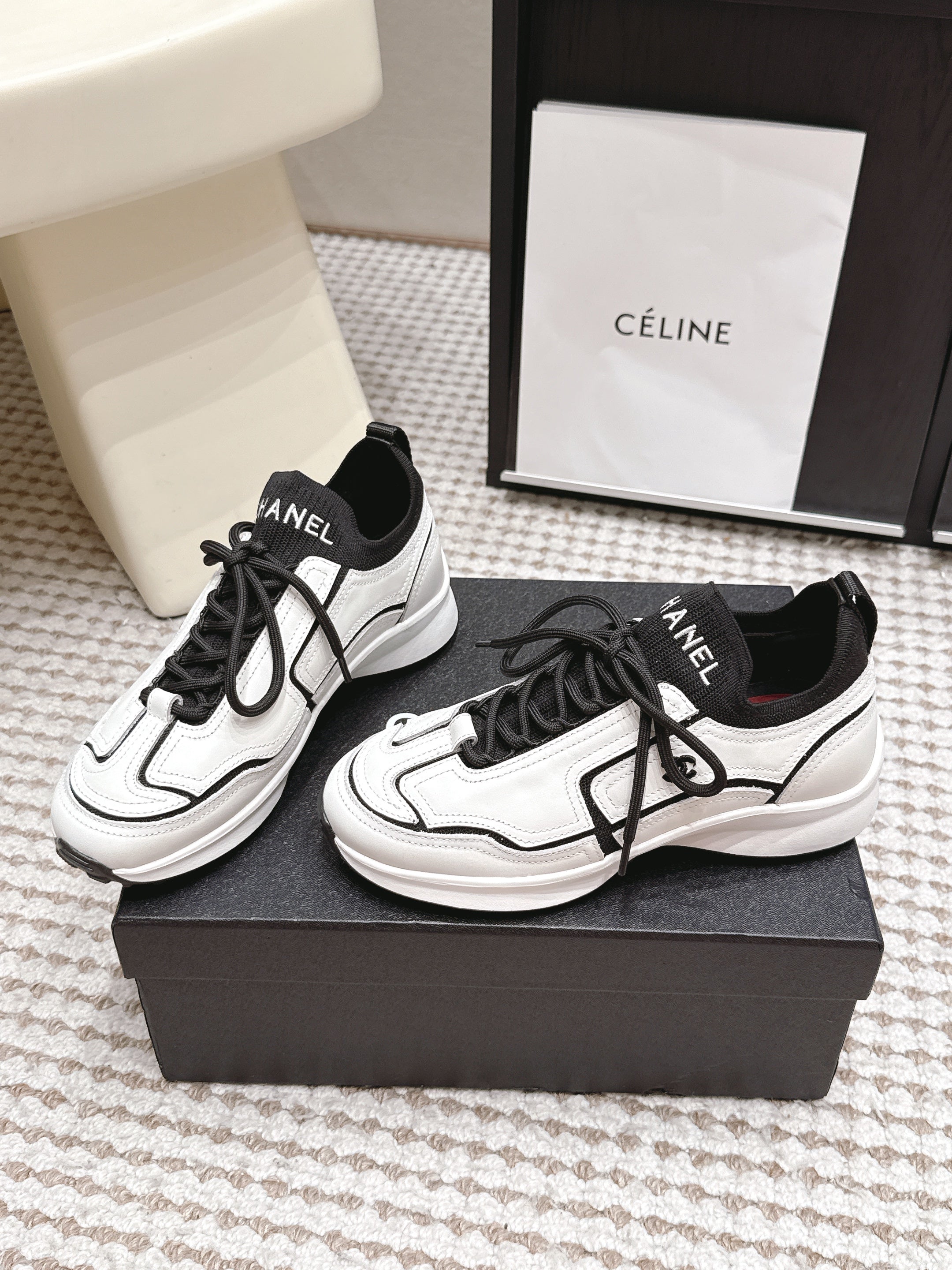 CHANEL 26S PLATFORM SNEAKERS 30 MM IN WHITE CALFSKIN WITH BLACK FABRIC