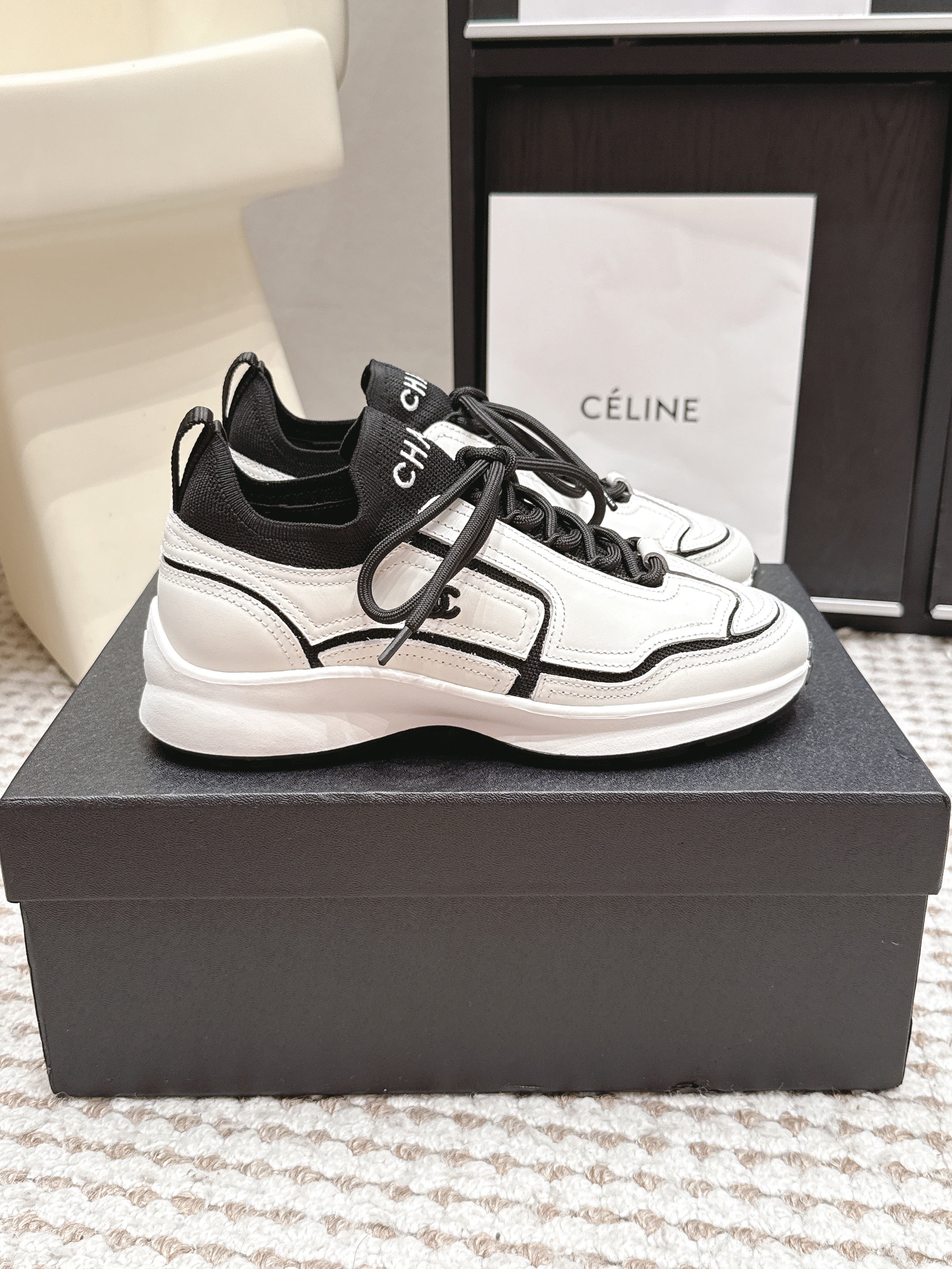 CHANEL 26S PLATFORM SNEAKERS 30 MM IN WHITE CALFSKIN WITH BLACK FABRIC