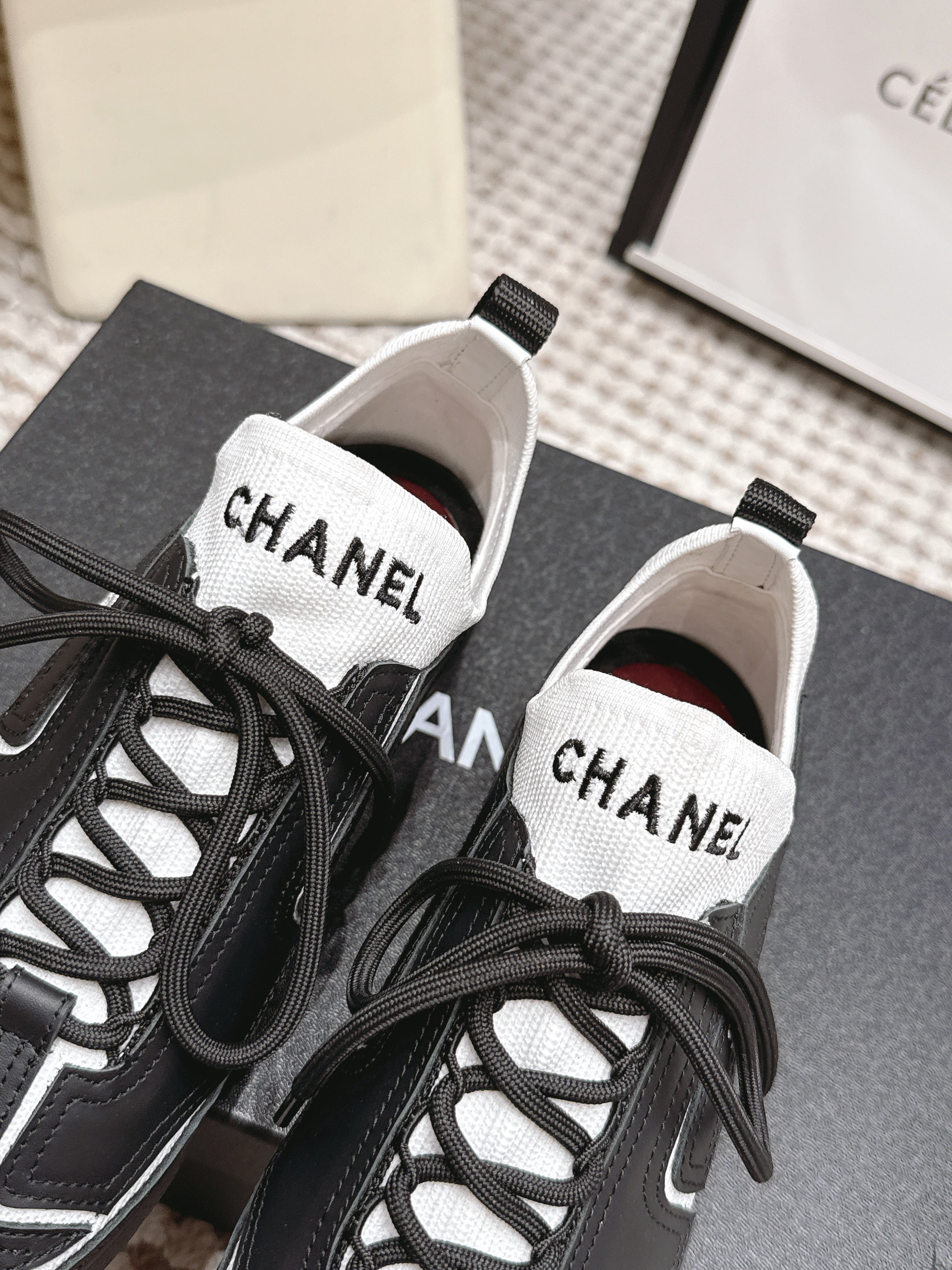 CHANEL 26S PLATFORM SNEAKERS 30 MM IN BLACK CALFSKIN WITH WHITE FABRIC
