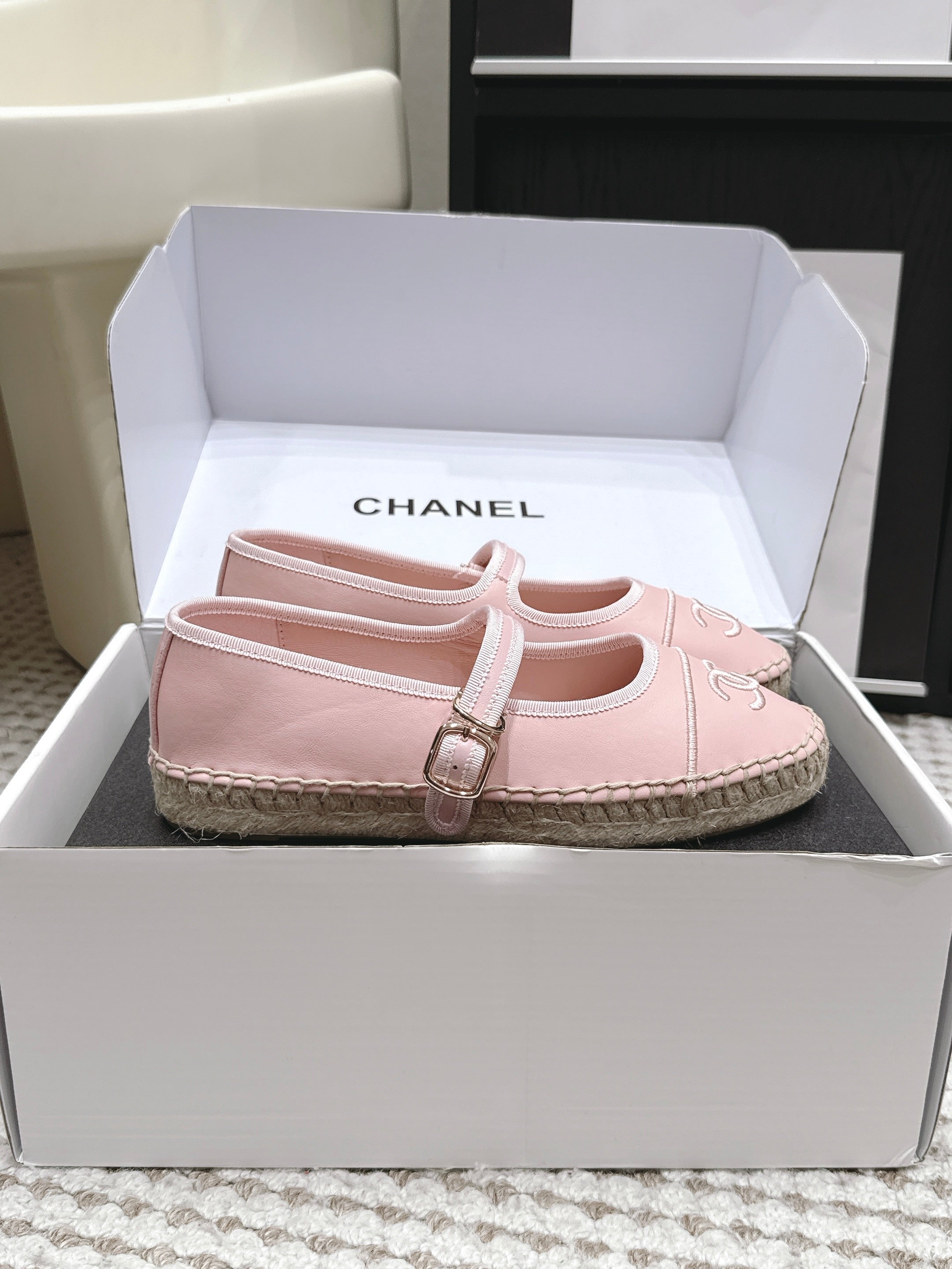 CHANEL 26S MARY JANE FLATS IN LIGHT PINK LAMBSKIN ESPADRILLE SOLE