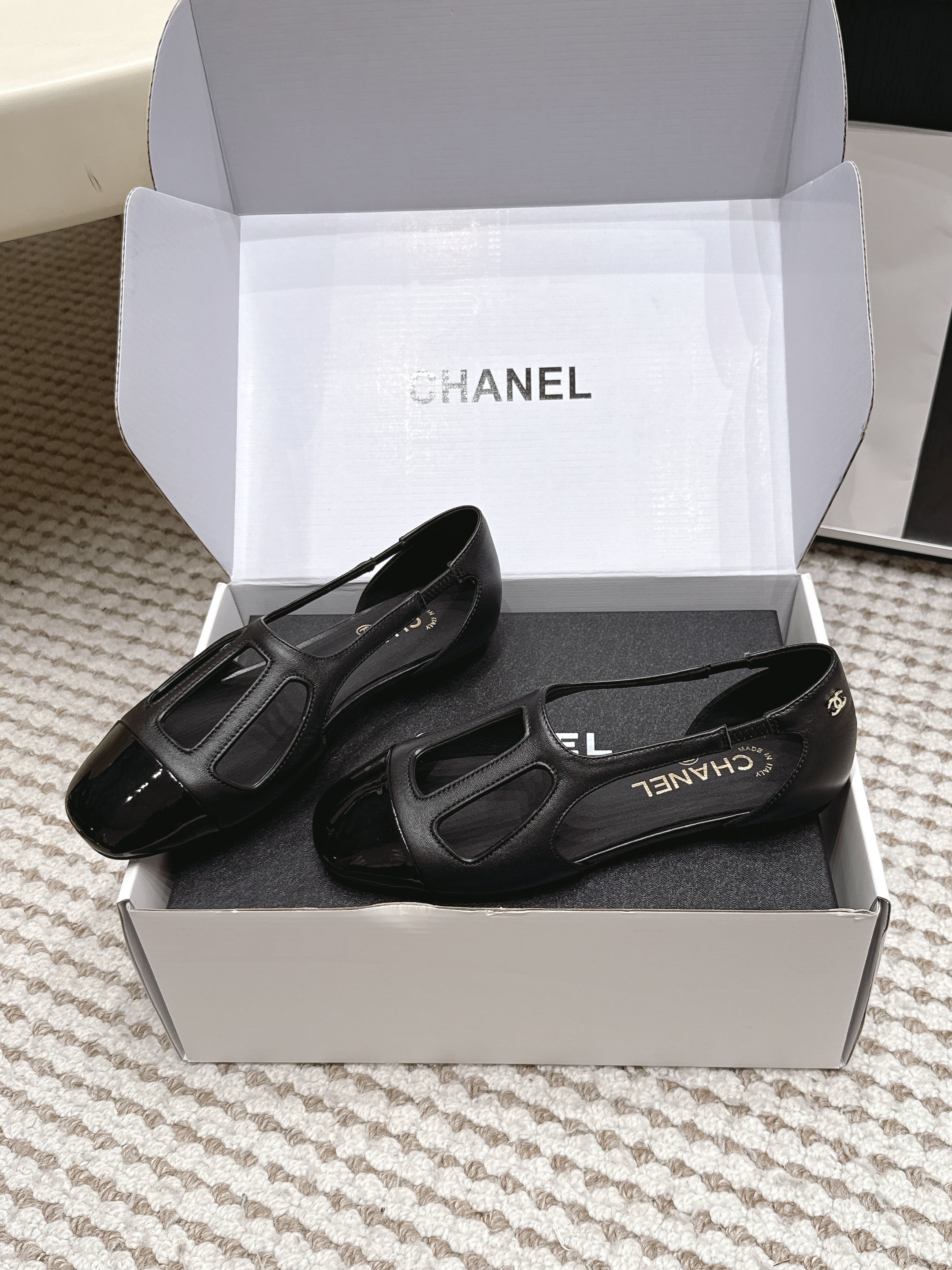 CHANEL 26S ROUND TOE MARY JANE FLATS IN BLACK CUTOUT CALFSKIN