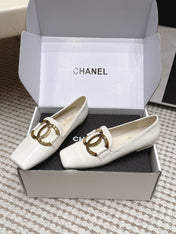 CHANEL 26S SQUARE TOE FLATS IN WHITE CALFSKIN WITH GOLD TONE CC LOGO