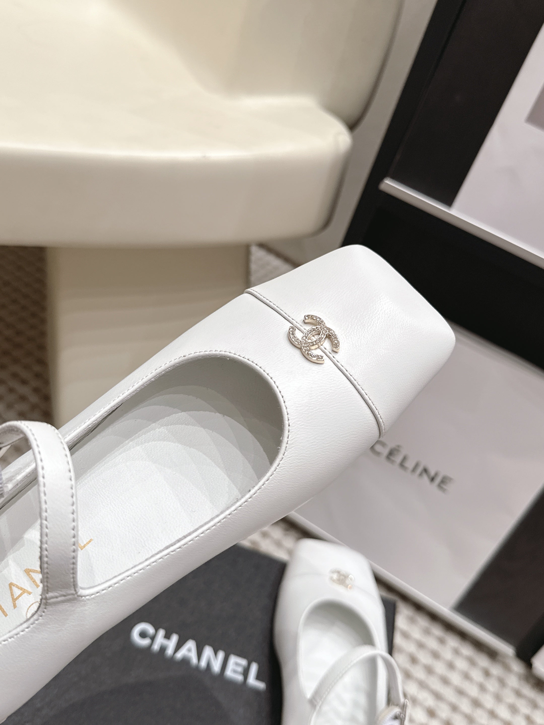 CHANEL 26S SQUARE TOE MARY JANE FLATS IN WHITE CALFSKIN