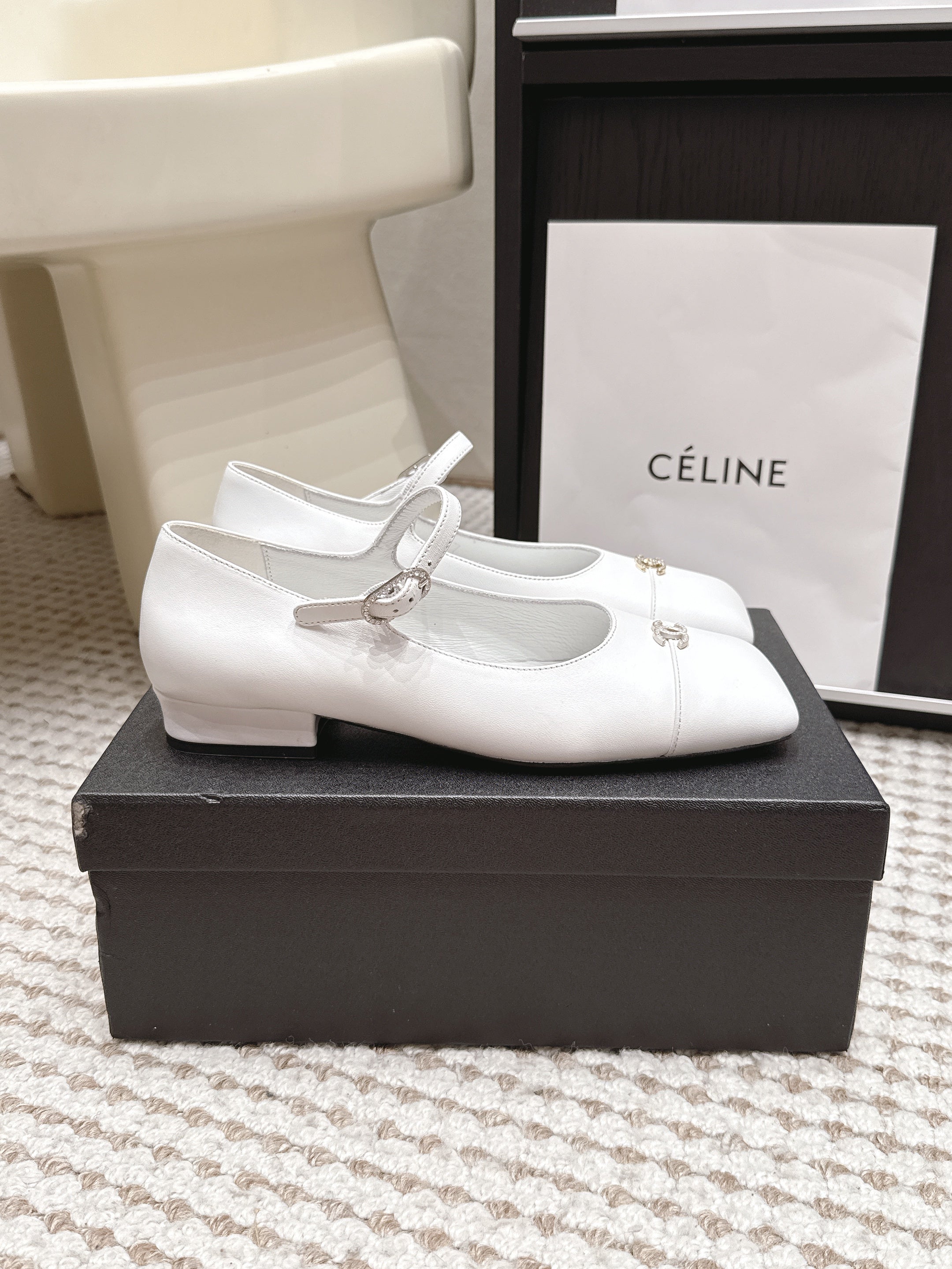 CHANEL 26S SQUARE TOE MARY JANE FLATS IN WHITE CALFSKIN