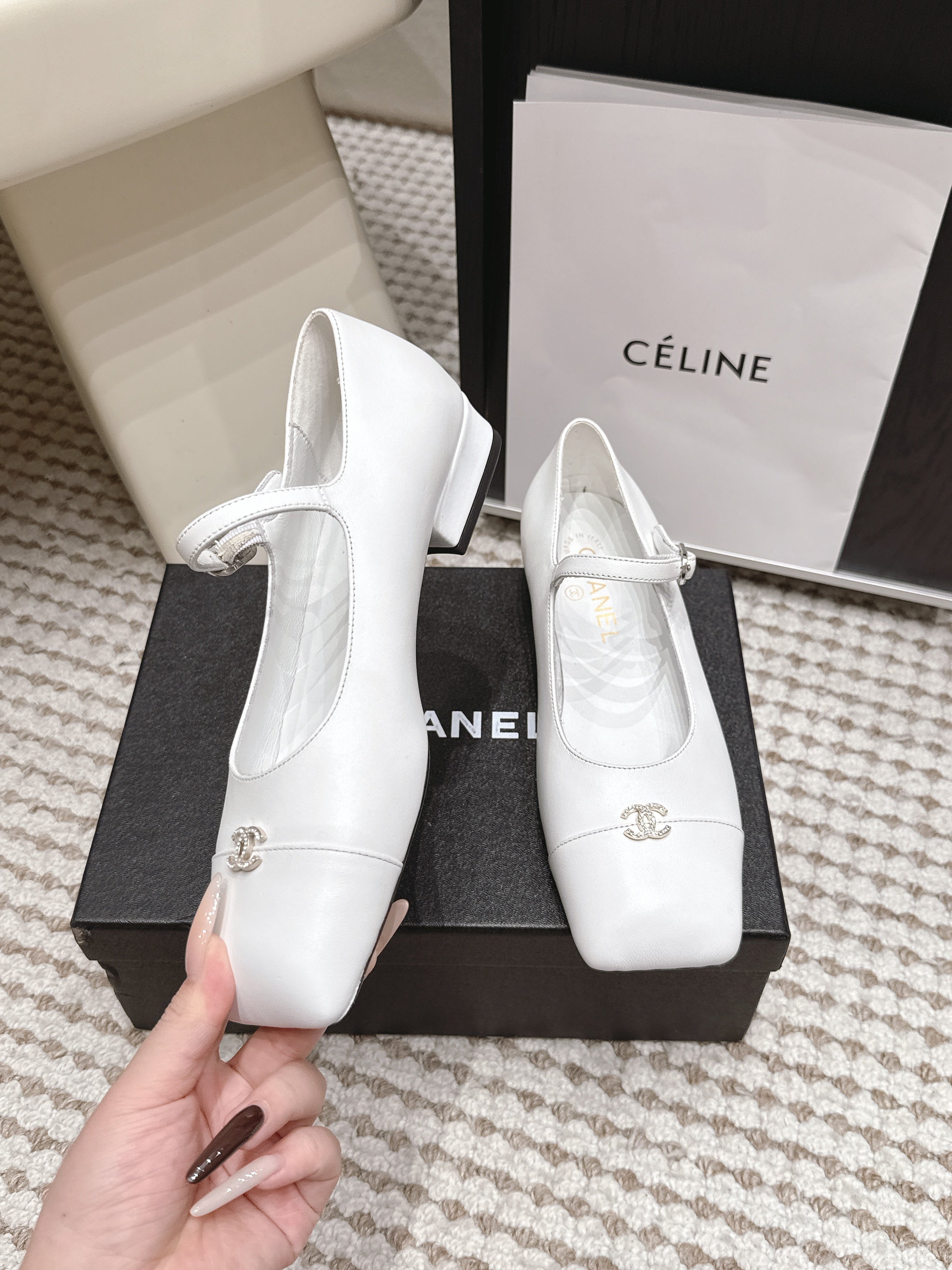 CHANEL 26S SQUARE TOE MARY JANE FLATS IN WHITE CALFSKIN