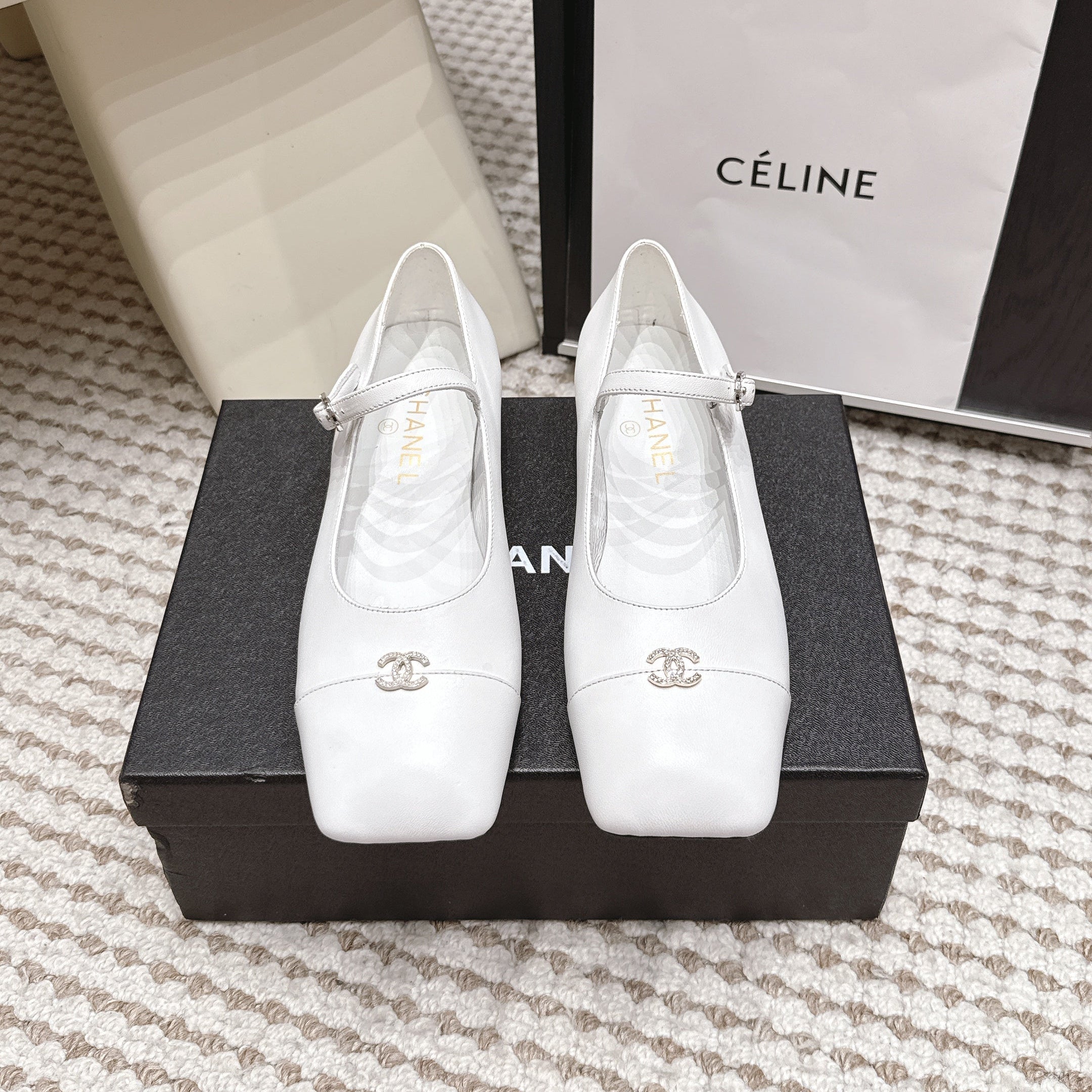 CHANEL 26S SQUARE TOE MARY JANE FLATS IN WHITE CALFSKIN