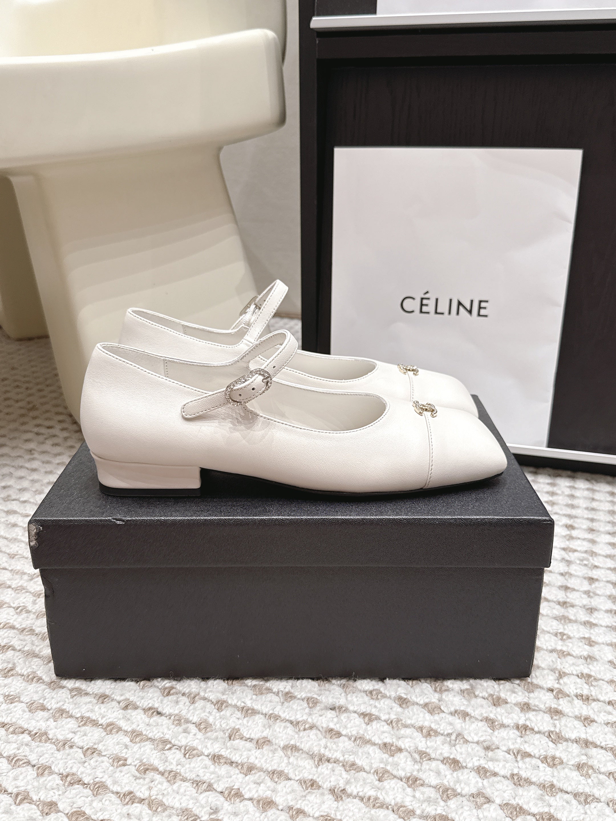 CHANEL 26S SQUARE TOE MARY JANE FLATS IN OFF WHITE CALFSKIN