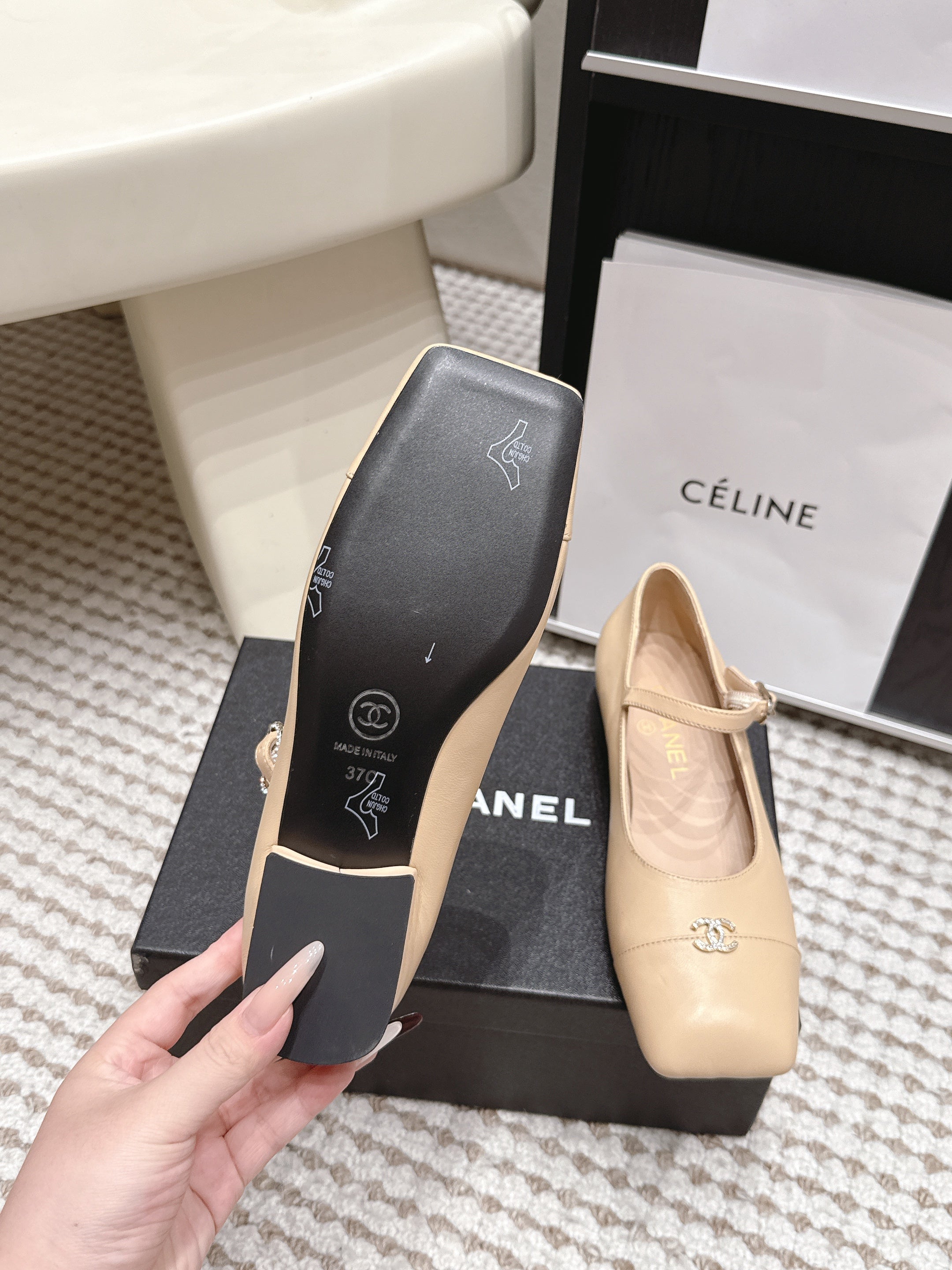 CHANEL 26S SQUARE TOE MARY JANE FLATS IN BEIGE CALFSKIN