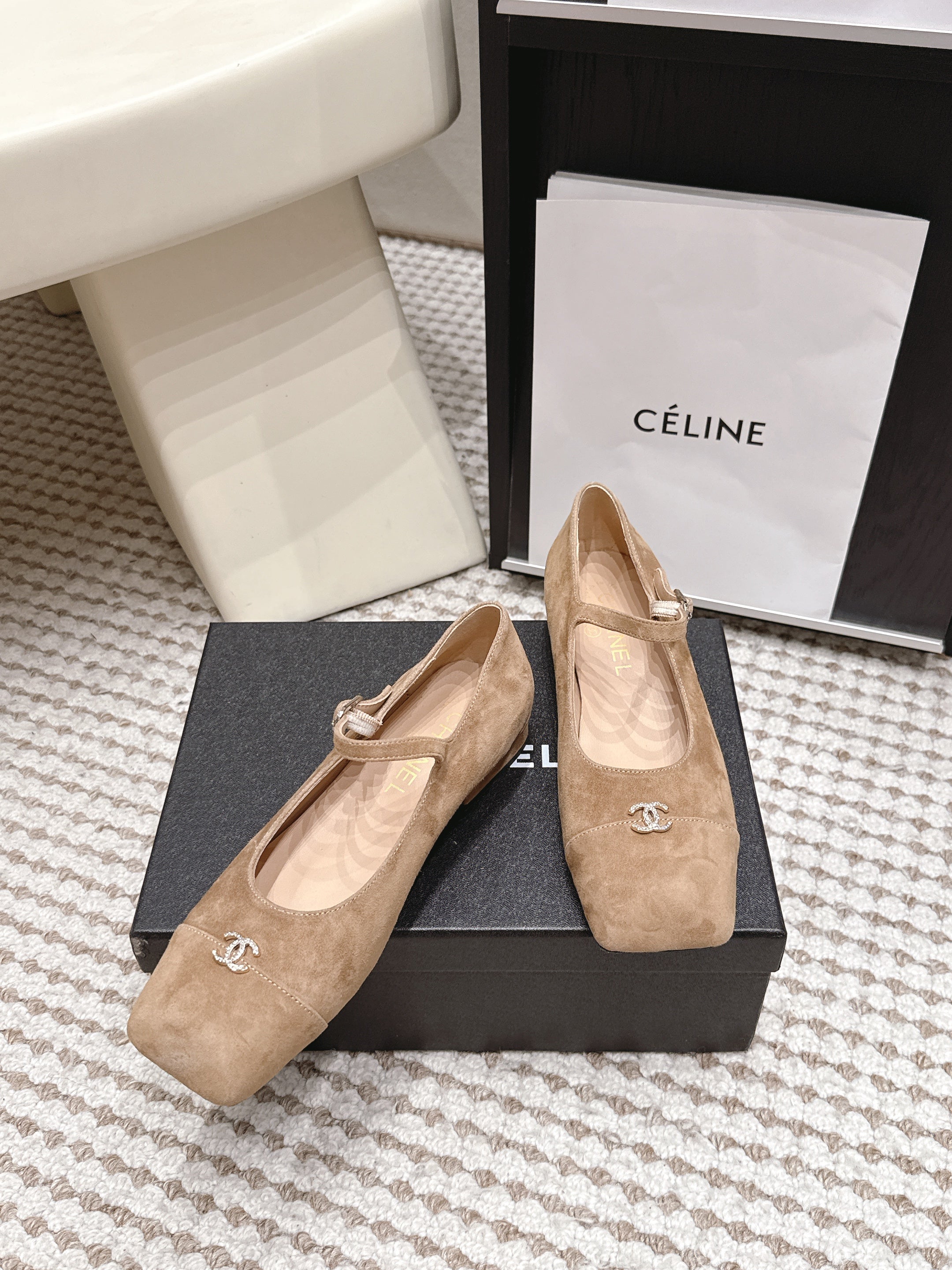 CHANEL 26S SQUARE TOE MARY JANE FLATS IN LIGHT BROWN SUEDE