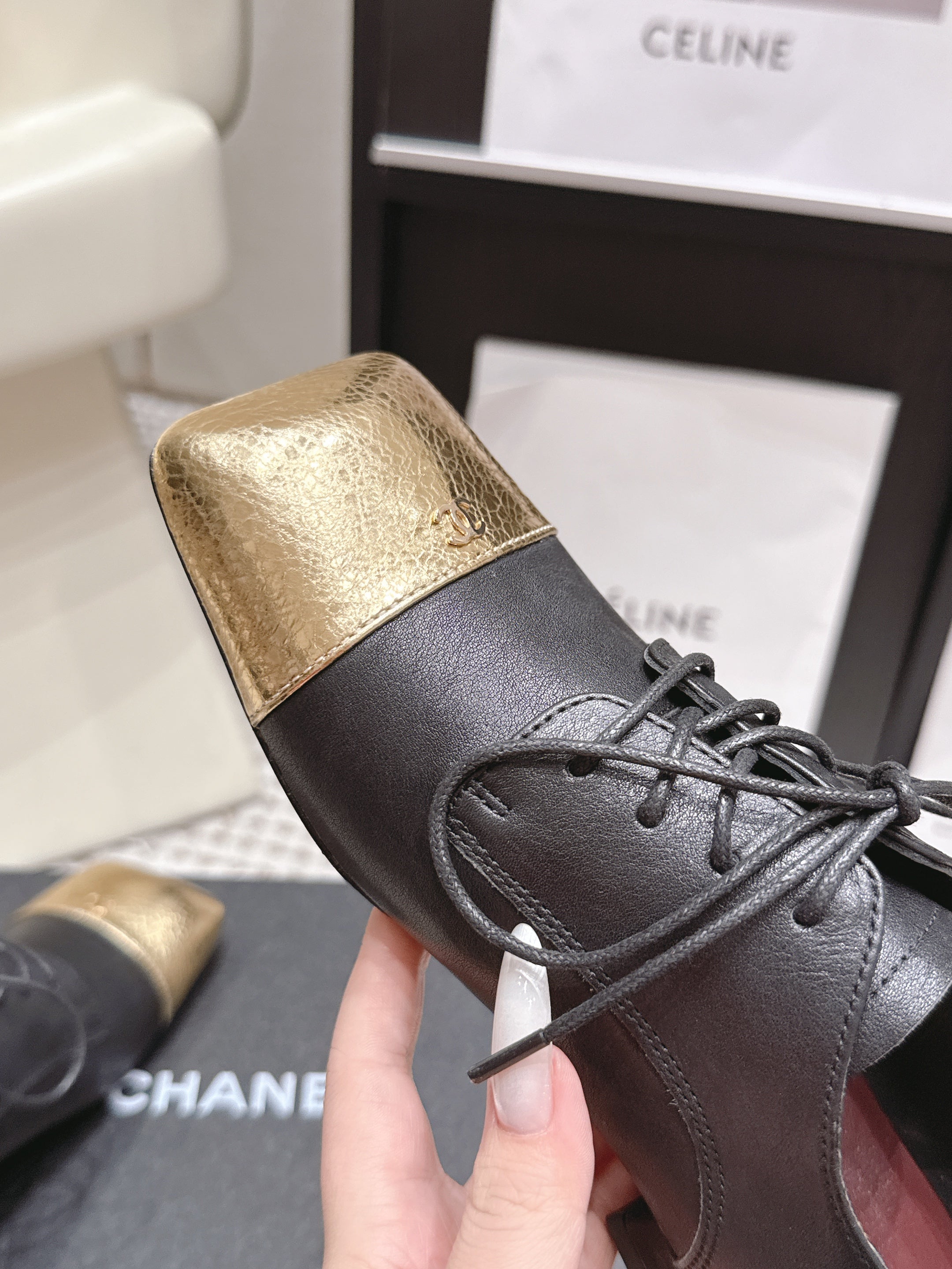 CHANEL 26S LACE-UP OXFORD SHOES IN BLACK CALFSKIN WITH GOLD TOE CAP