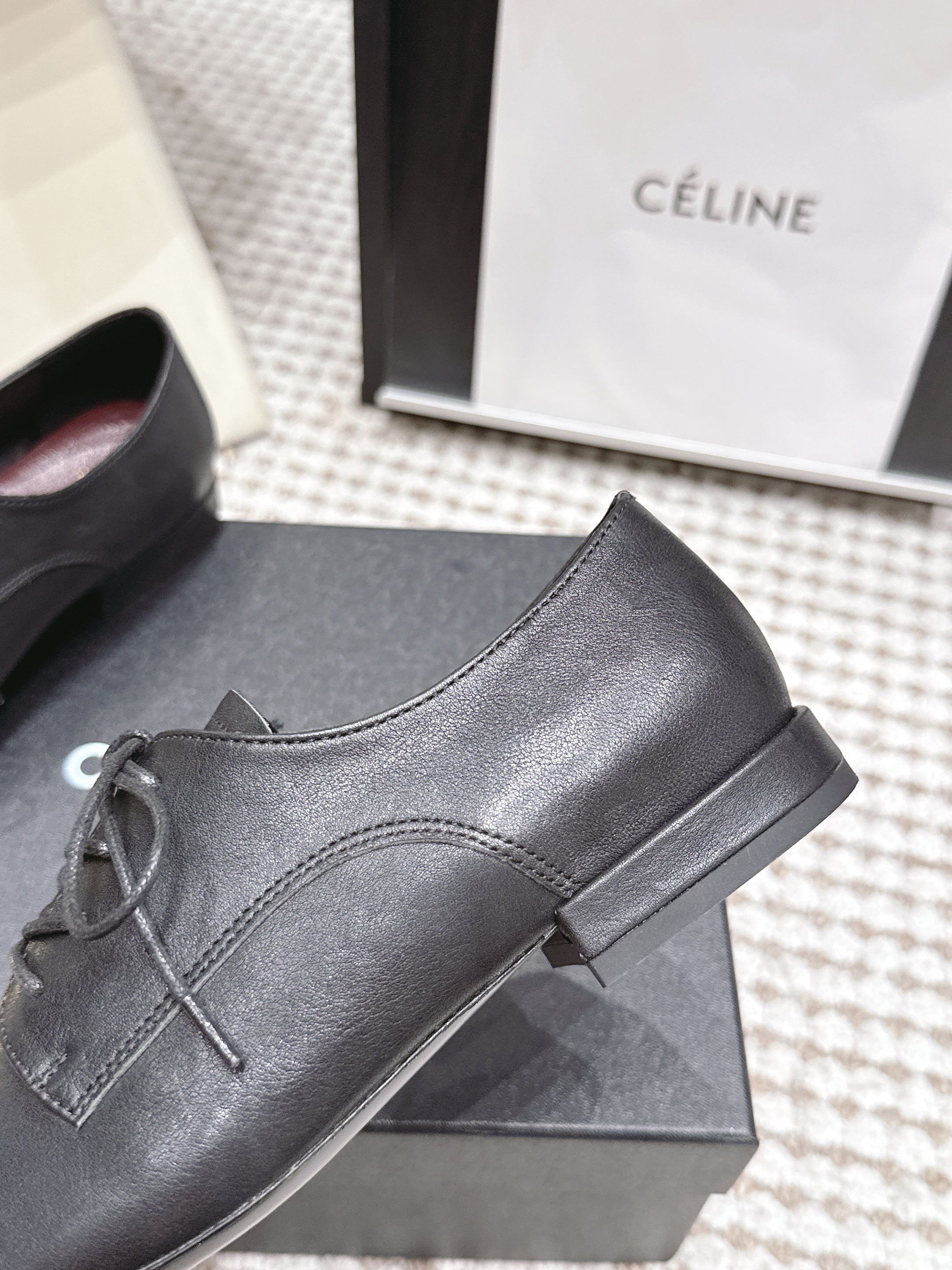 CHANEL 26S LACE-UP OXFORD SHOES IN BLACK CALFSKIN WITH GOLD TOE CAP