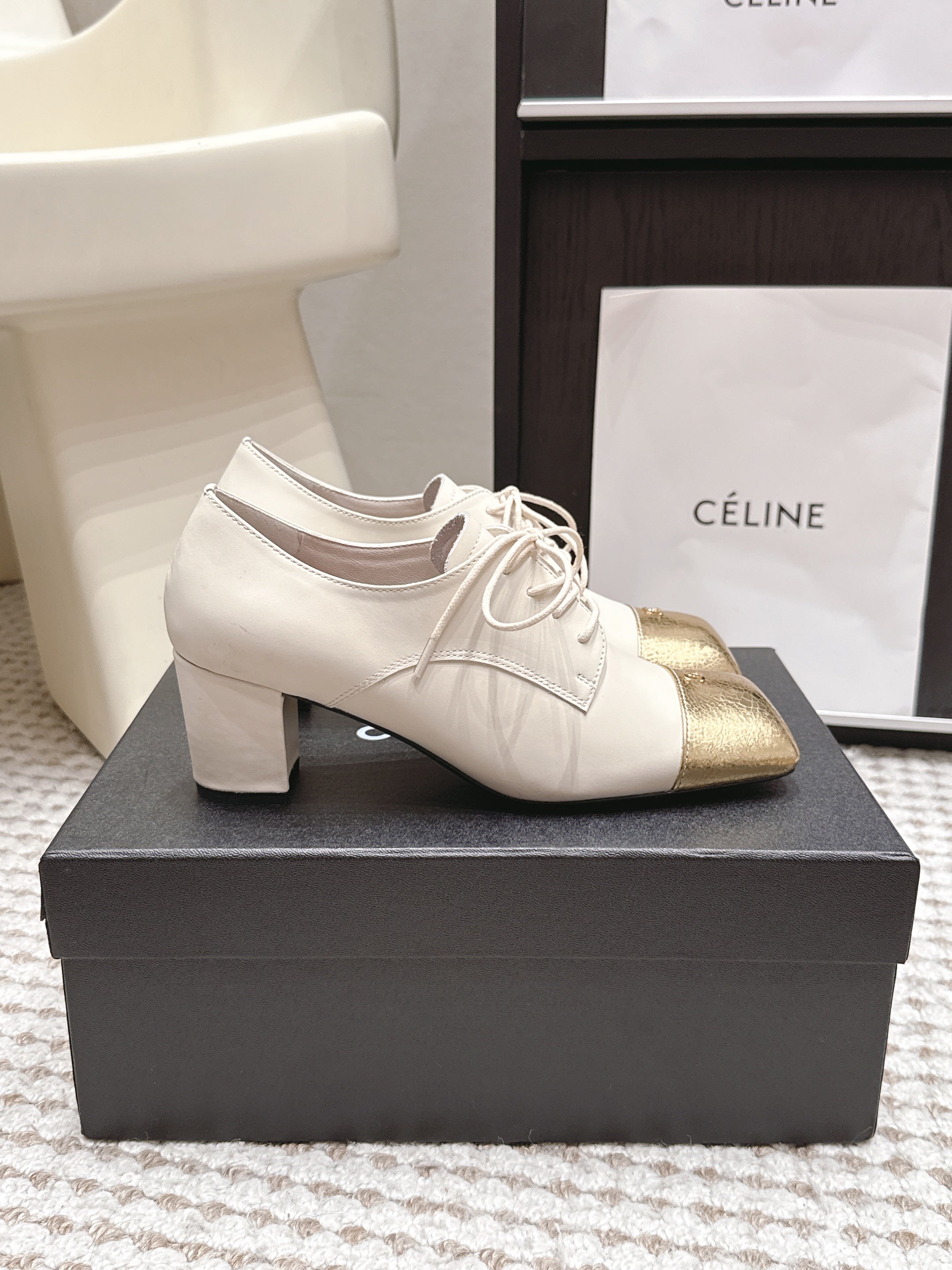 CHANEL 26S LACE-UP OXFORD HEELS IN LIGHT BEIGE CALFSKIN WITH GOLD TOE CAP