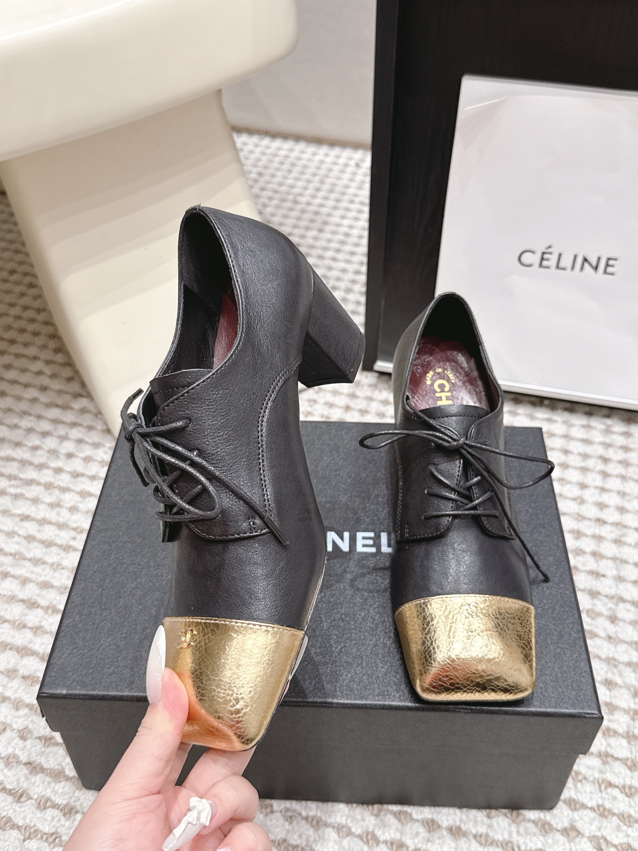 CHANEL 26S LACE-UP OXFORD HEELS IN BLACK CALFSKIN WITH GOLD TOE CAP