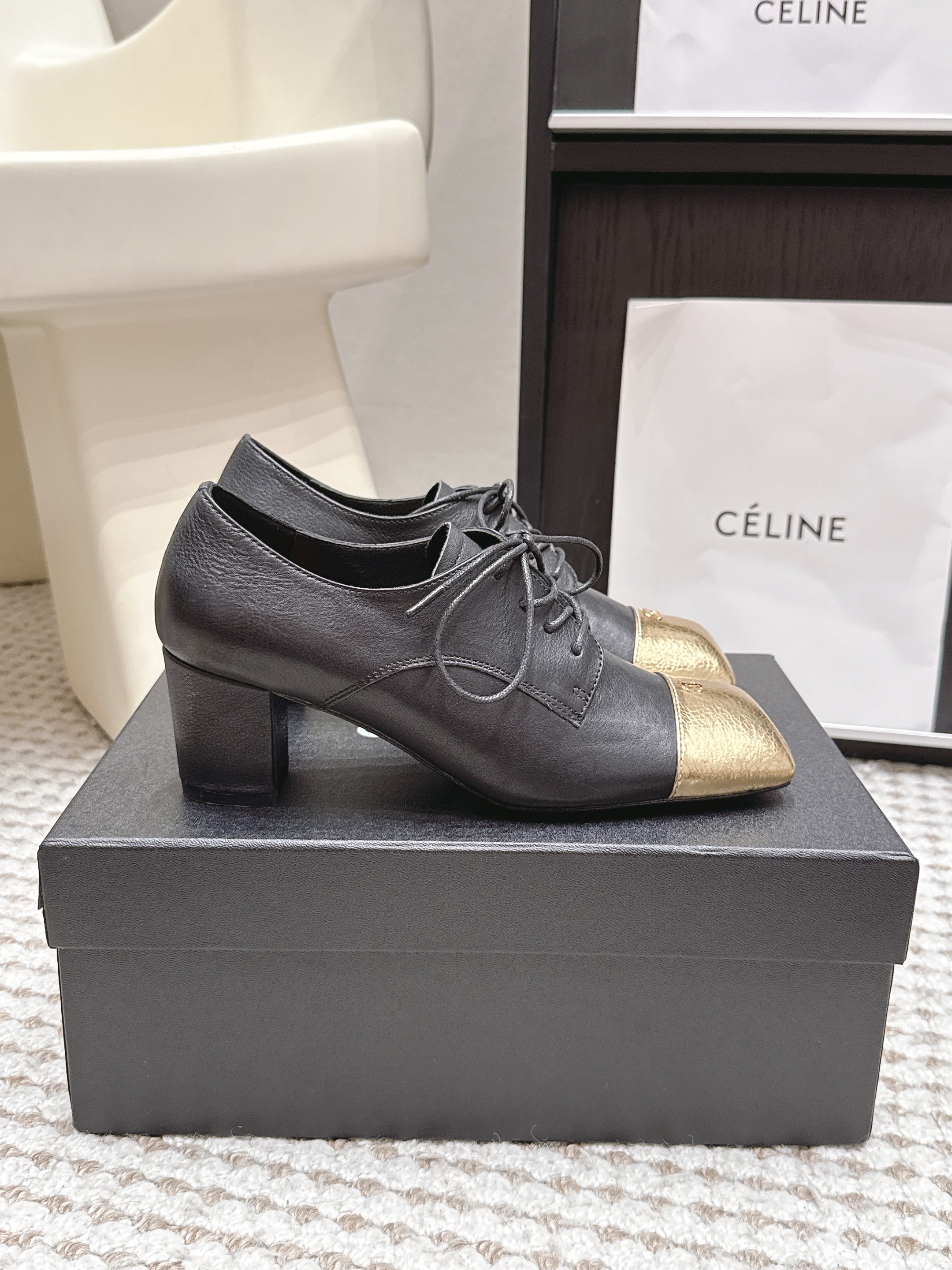 CHANEL 26S LACE-UP OXFORD HEELS IN BLACK CALFSKIN WITH GOLD TOE CAP