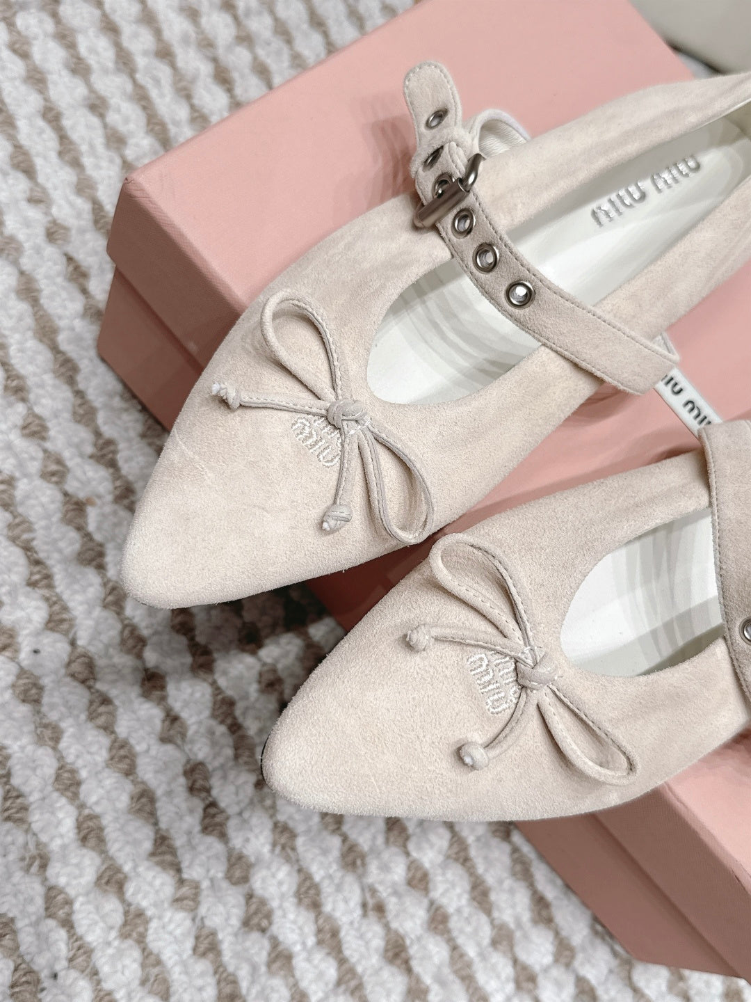 MIUMIU 26S MARY JANE BALLET IN LIGHT BEIGE SUEDE WITH BUCKLE STRAP