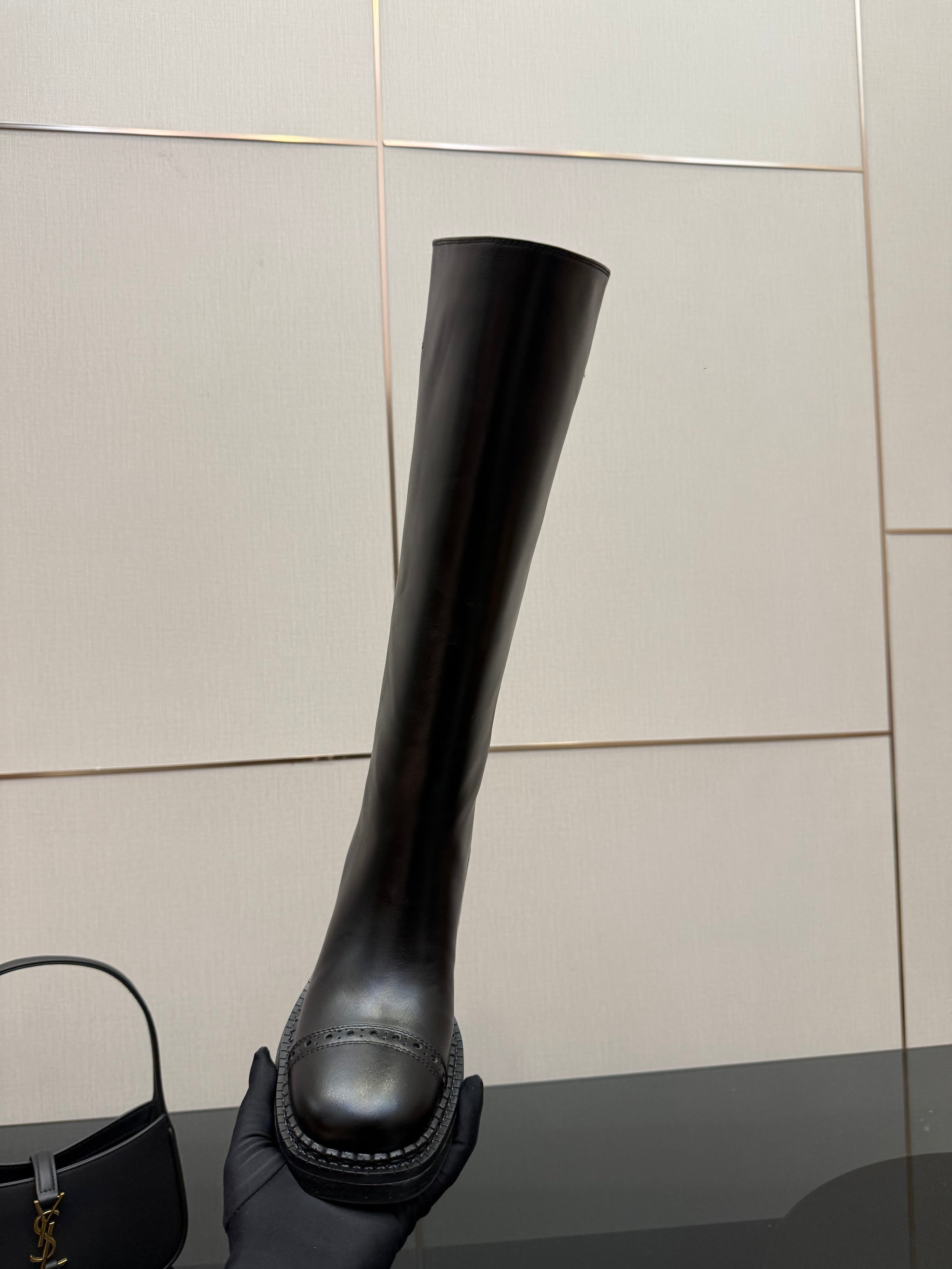 MIUMIU 25S KNEE-HIGH BOOTS IN BLACK CALFSKIN