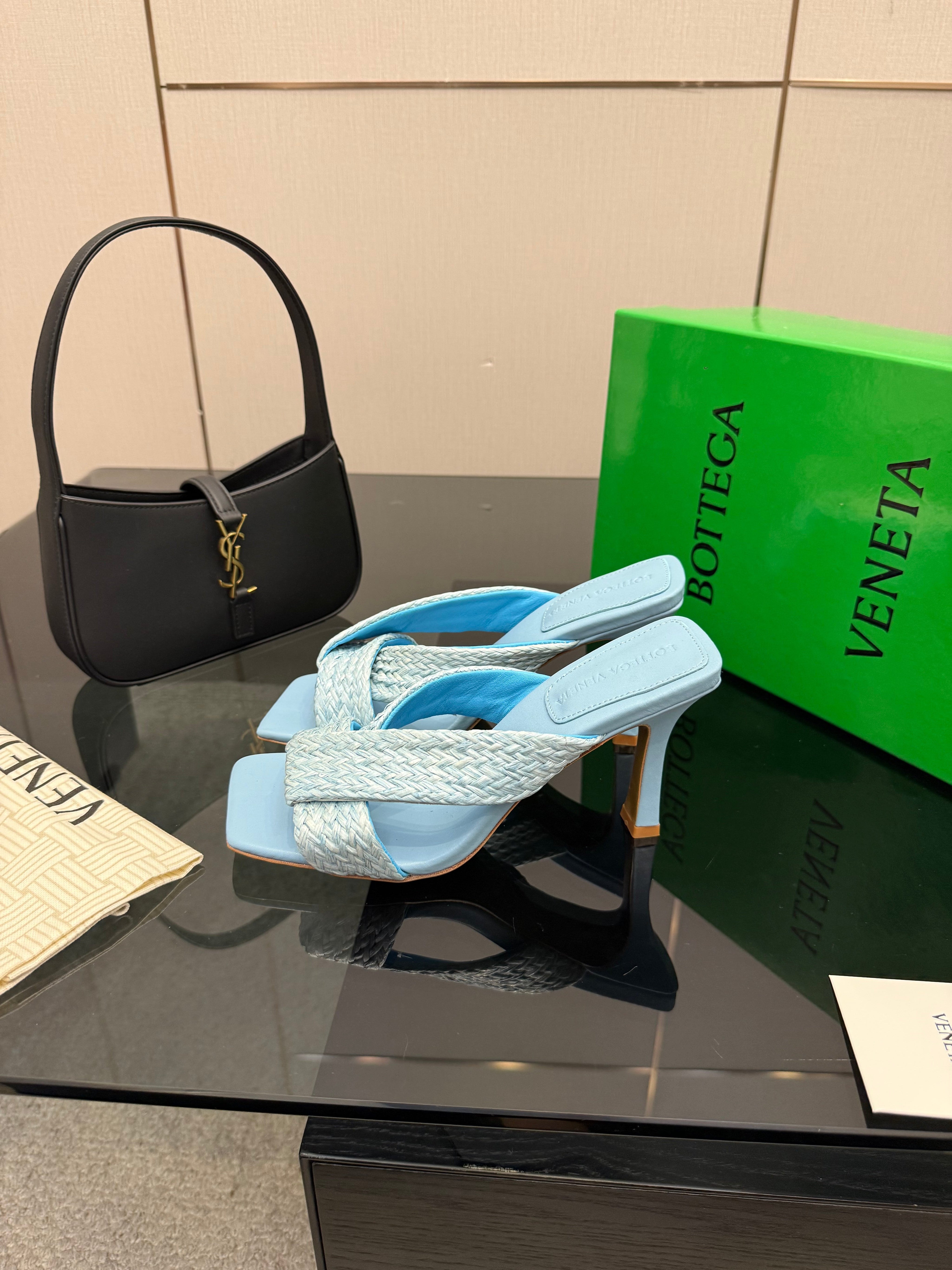 BOTTEGA VENETA 26S HEELED SANDALS 95 MM IN LIGHT BLUE CALFSKIN AND RAFFIA