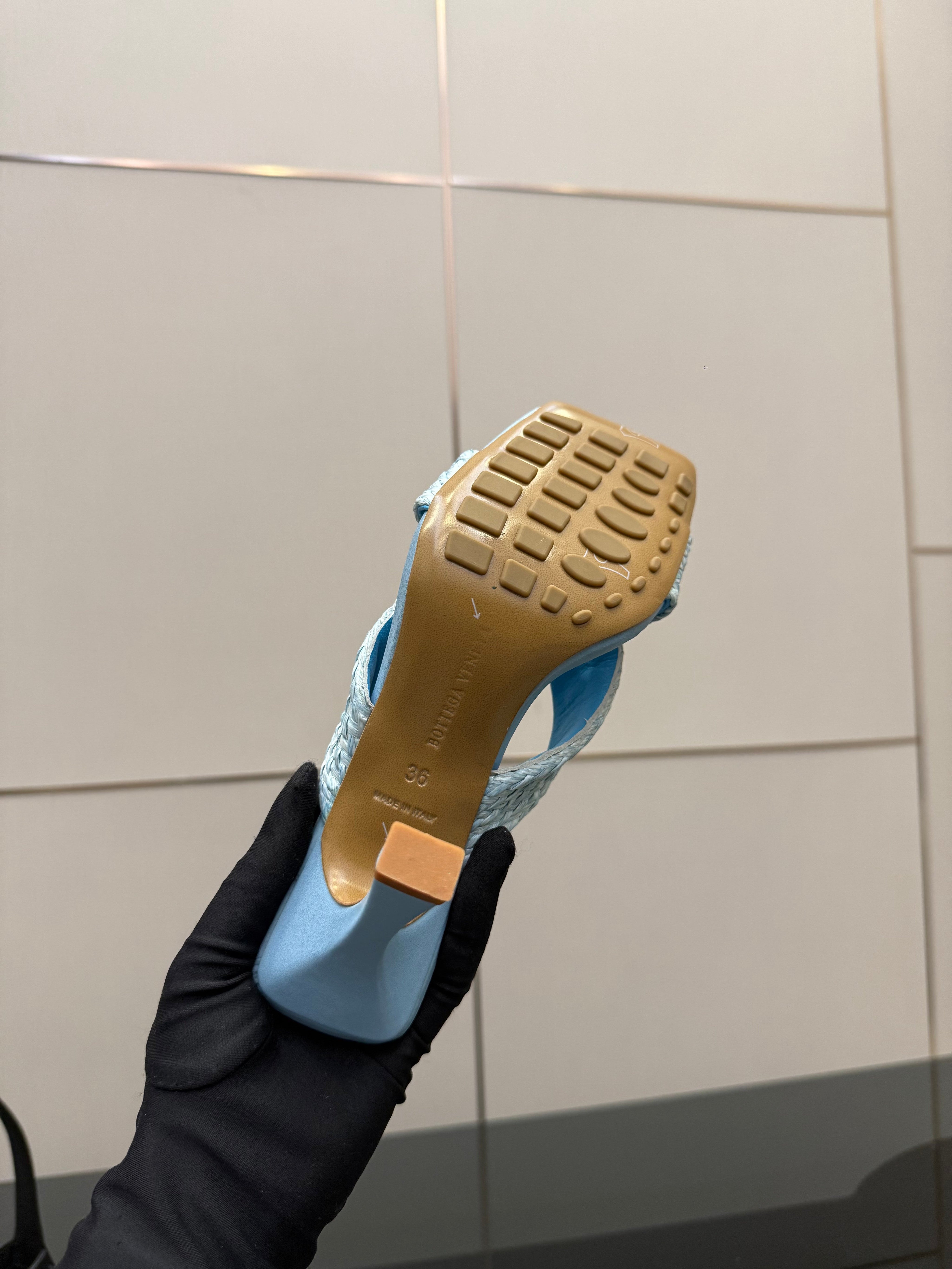 BOTTEGA VENETA 26S HEELED SANDALS 95 MM IN LIGHT BLUE CALFSKIN AND RAFFIA