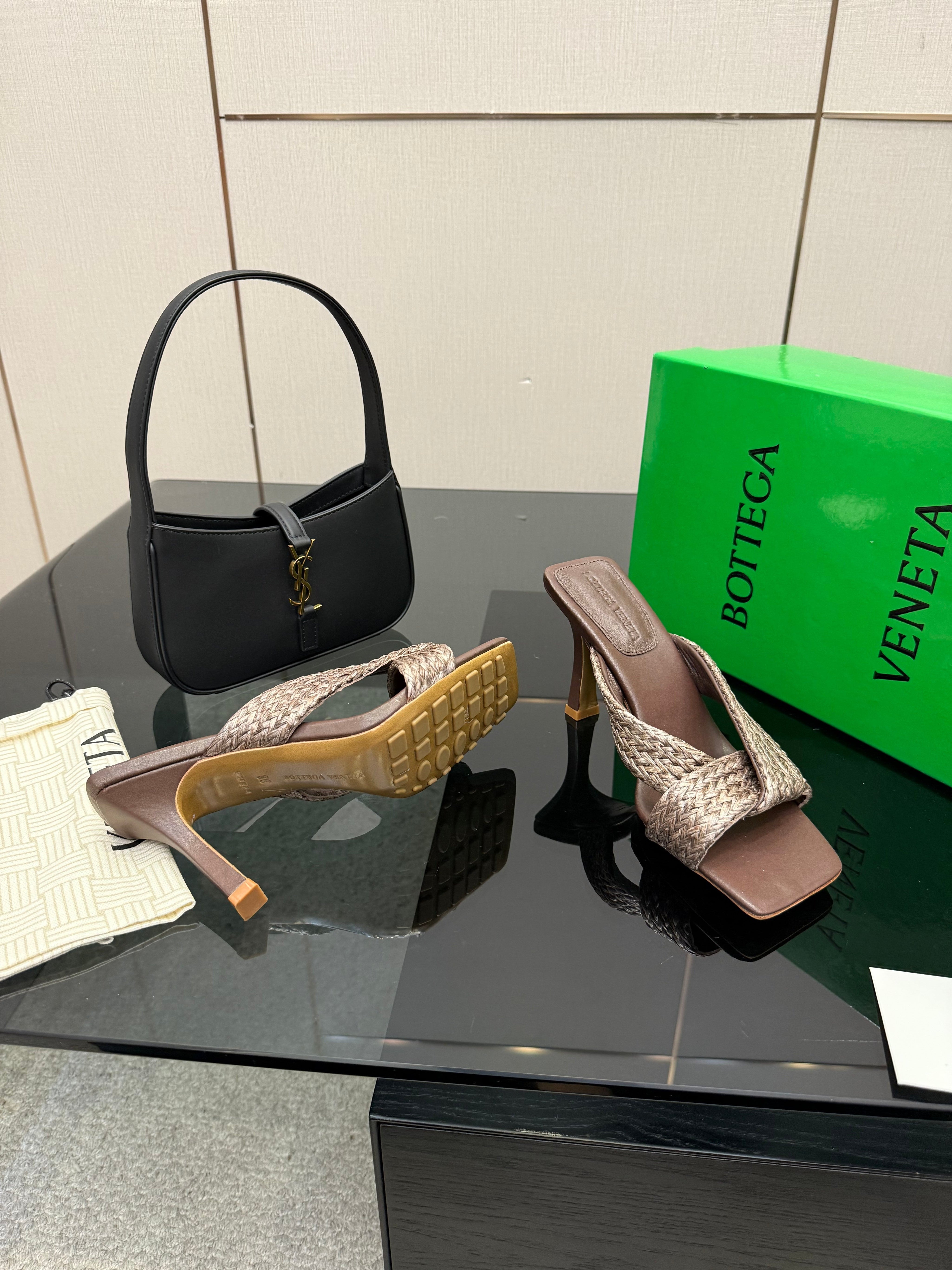 BOTTEGA VENETA 26S HEELED SANDALS 95 MM IN DARK BROWN CALFSKIN AND RAFFIA